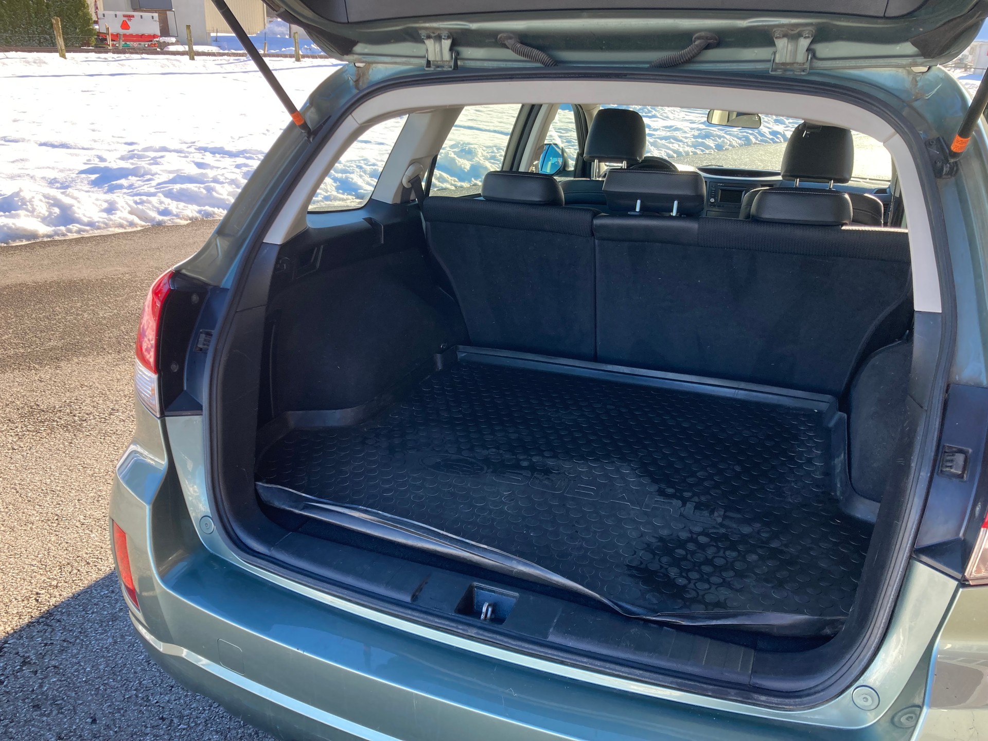 SUBARU Outback 2.0D Swiss AWD-image-9