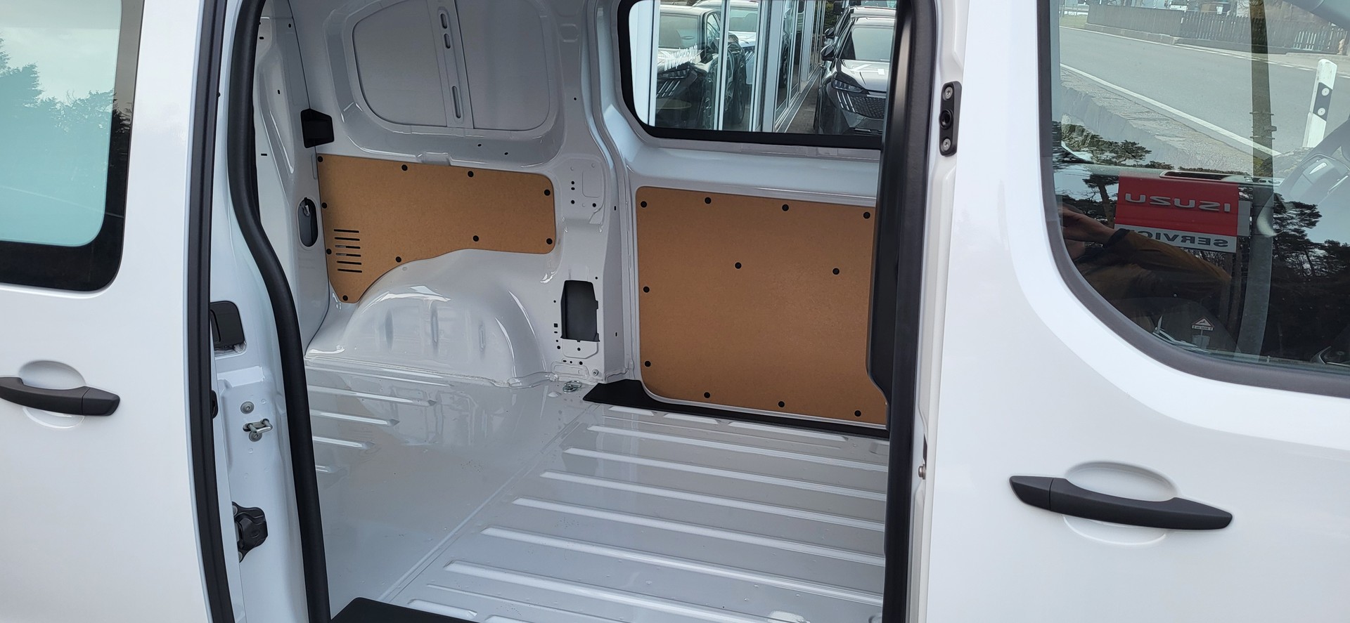 PEUGEOT Expert HDi150 S&S Standard-image-5