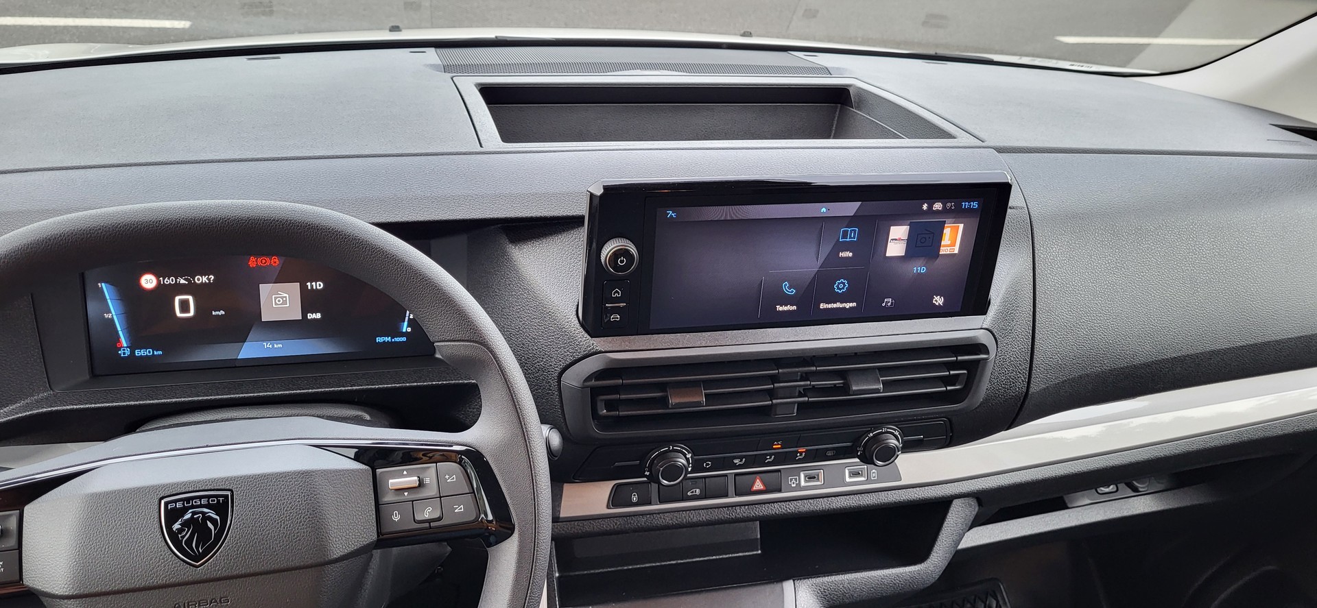 PEUGEOT Expert HDi150 S&S Standard-image-10