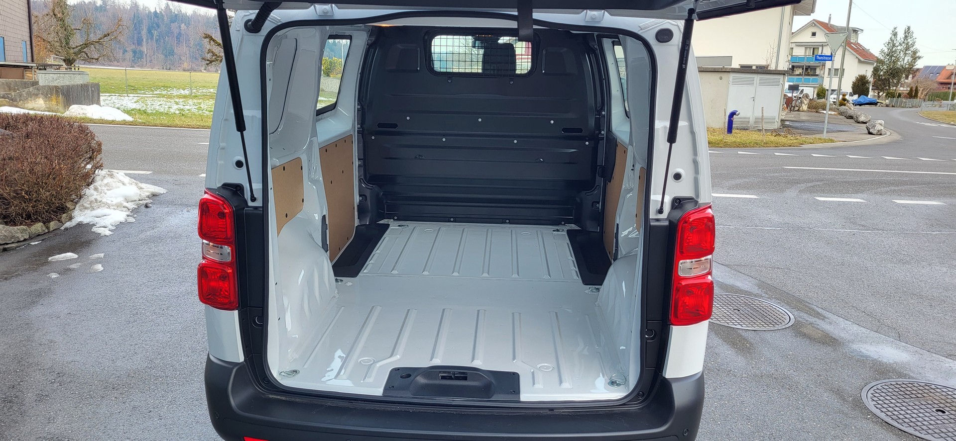 PEUGEOT Expert HDi150 S&S Standard-image-4