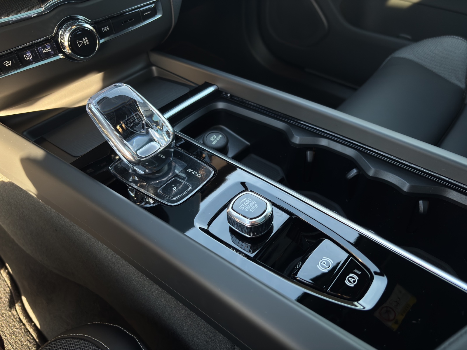 VOLVO XC60 2.0 T8 TE Polestar eAWD-image-15