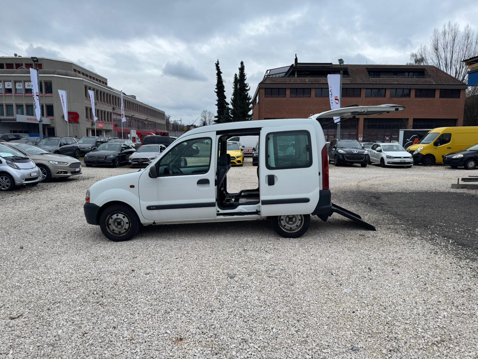 RENAULT Kangoo 1.4 RXE Alizé Automatic-image-9