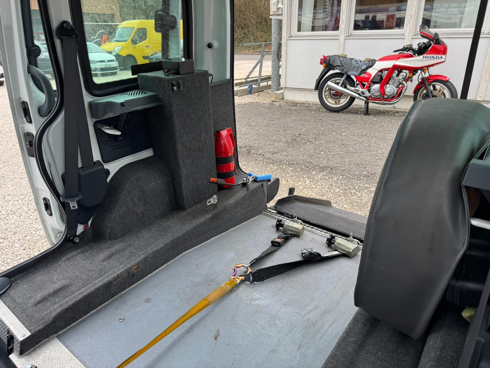 RENAULT Kangoo 1.4 RXE Alizé Automatic-image-11