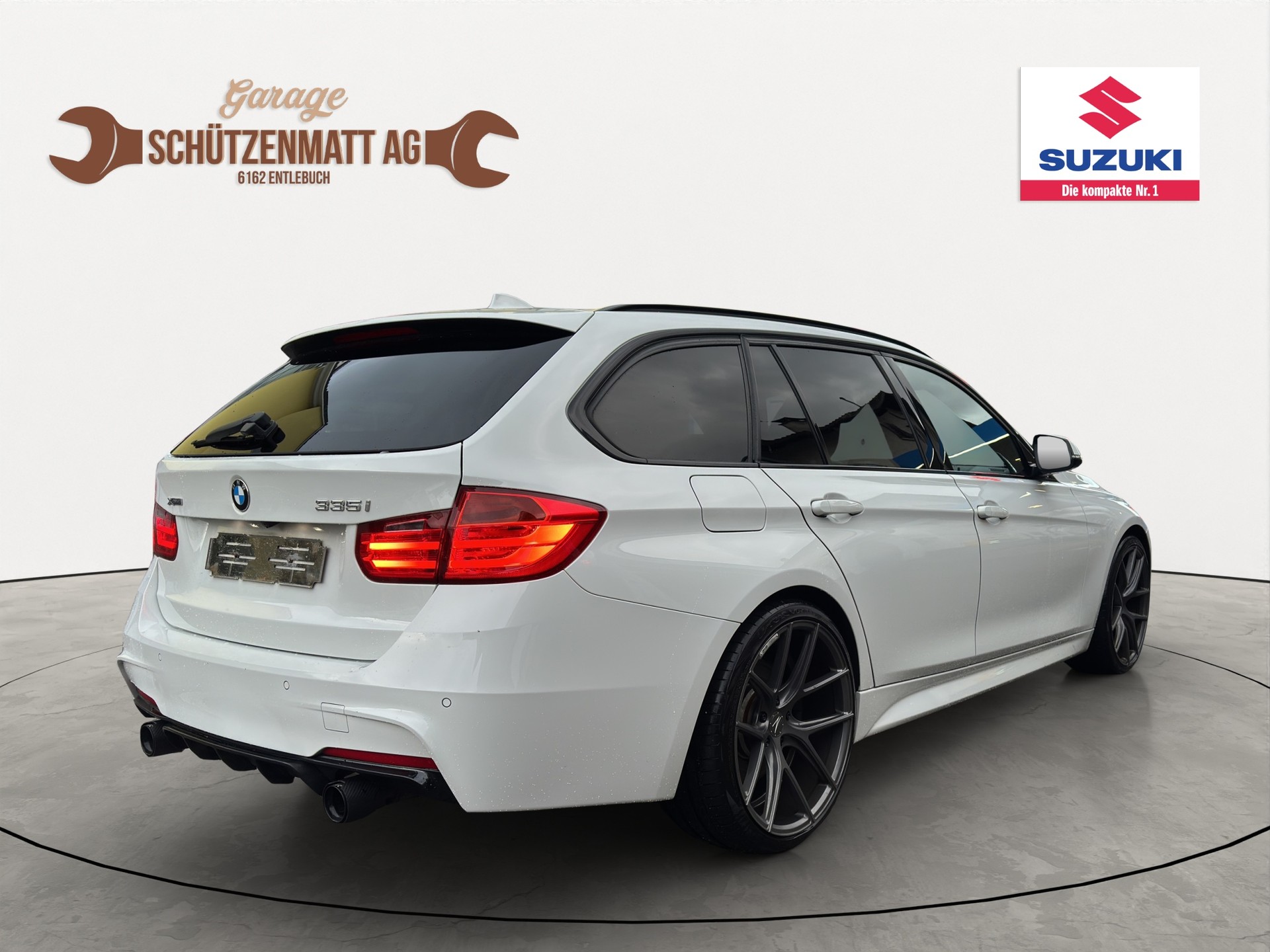 BMW 335i xDrive Touring Steptronic-image-3