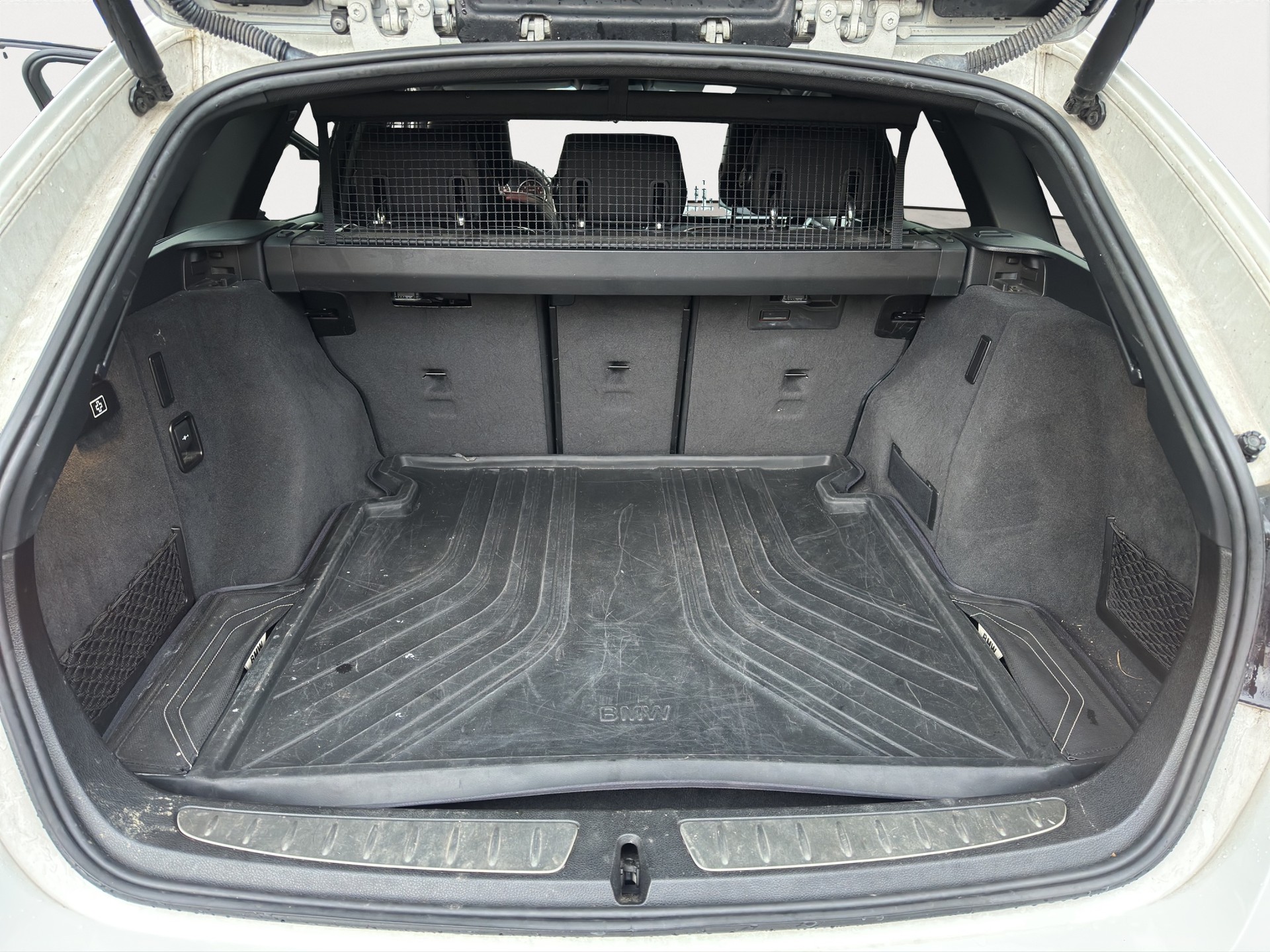 BMW 335i xDrive Touring Steptronic-image-8