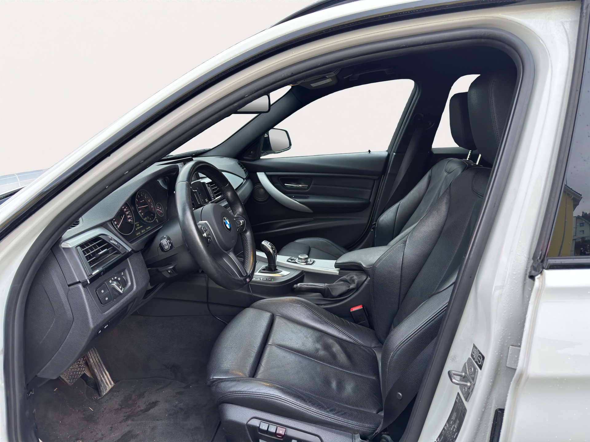 BMW 335i xDrive Touring Steptronic-image-4