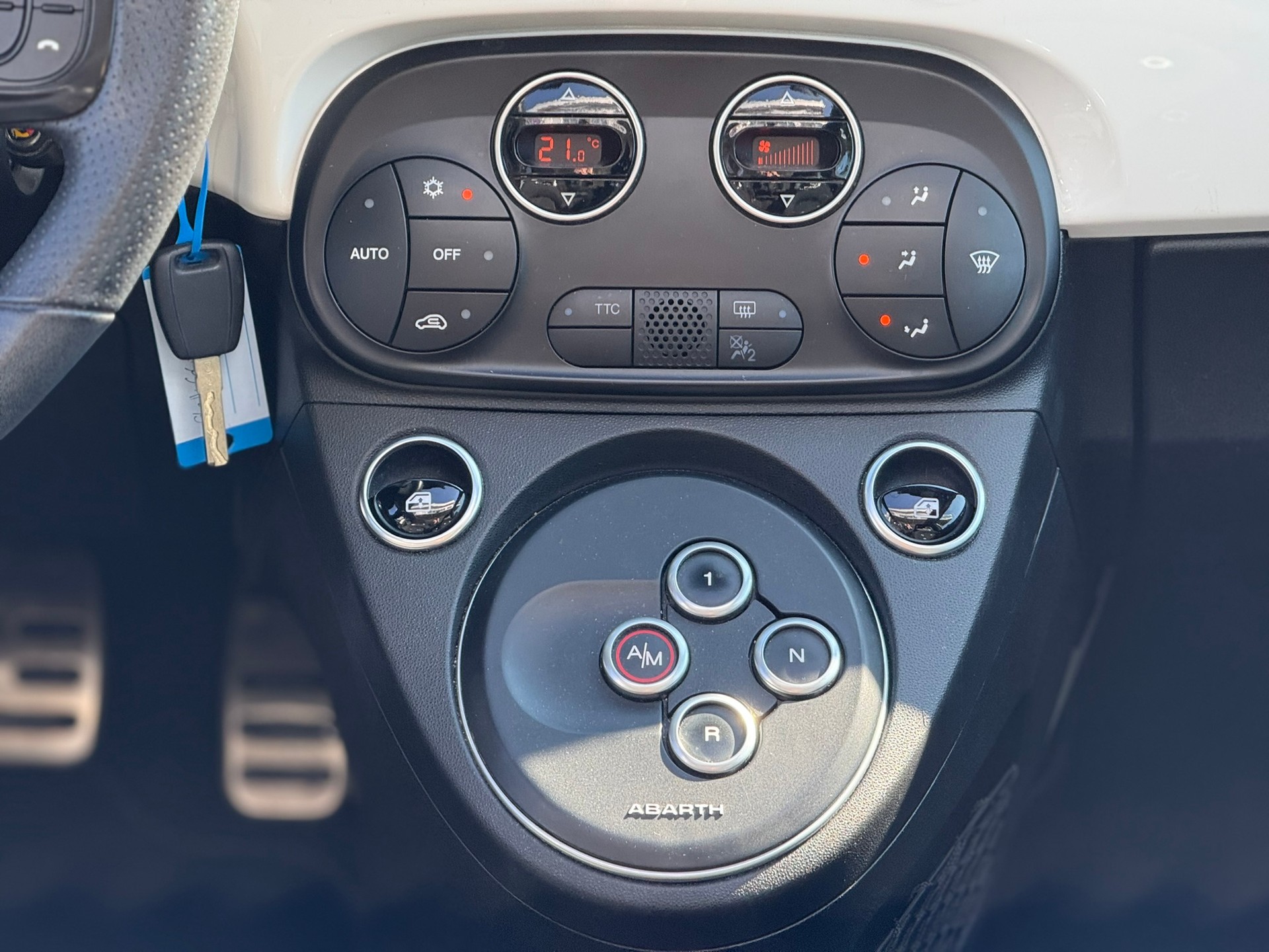 FIAT 595C 1.4 16V Turbo Abarth Dualogic-image-14