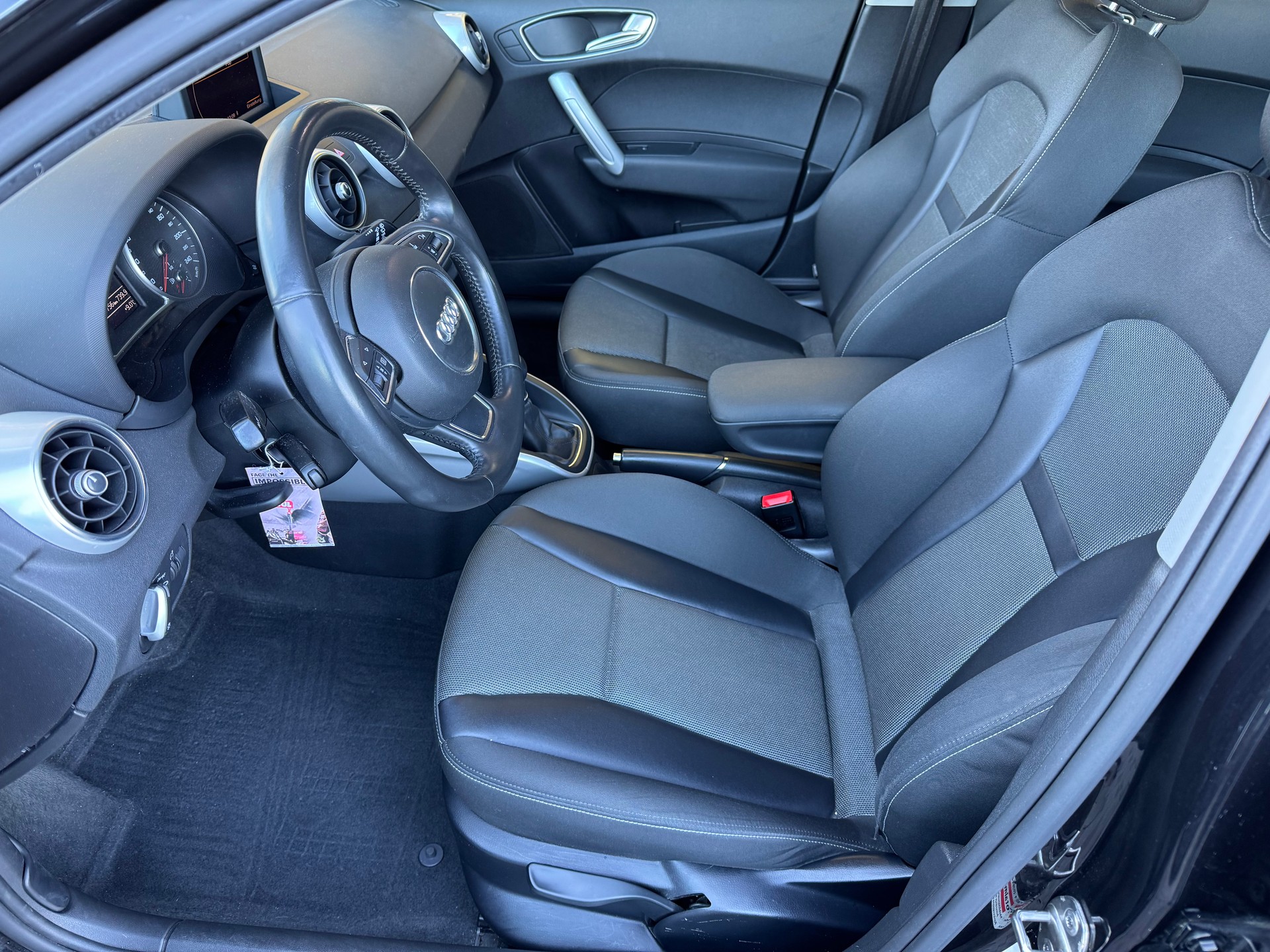 AUDI A1 Sportback 1.4 TFSI Ambition Competition-image-11