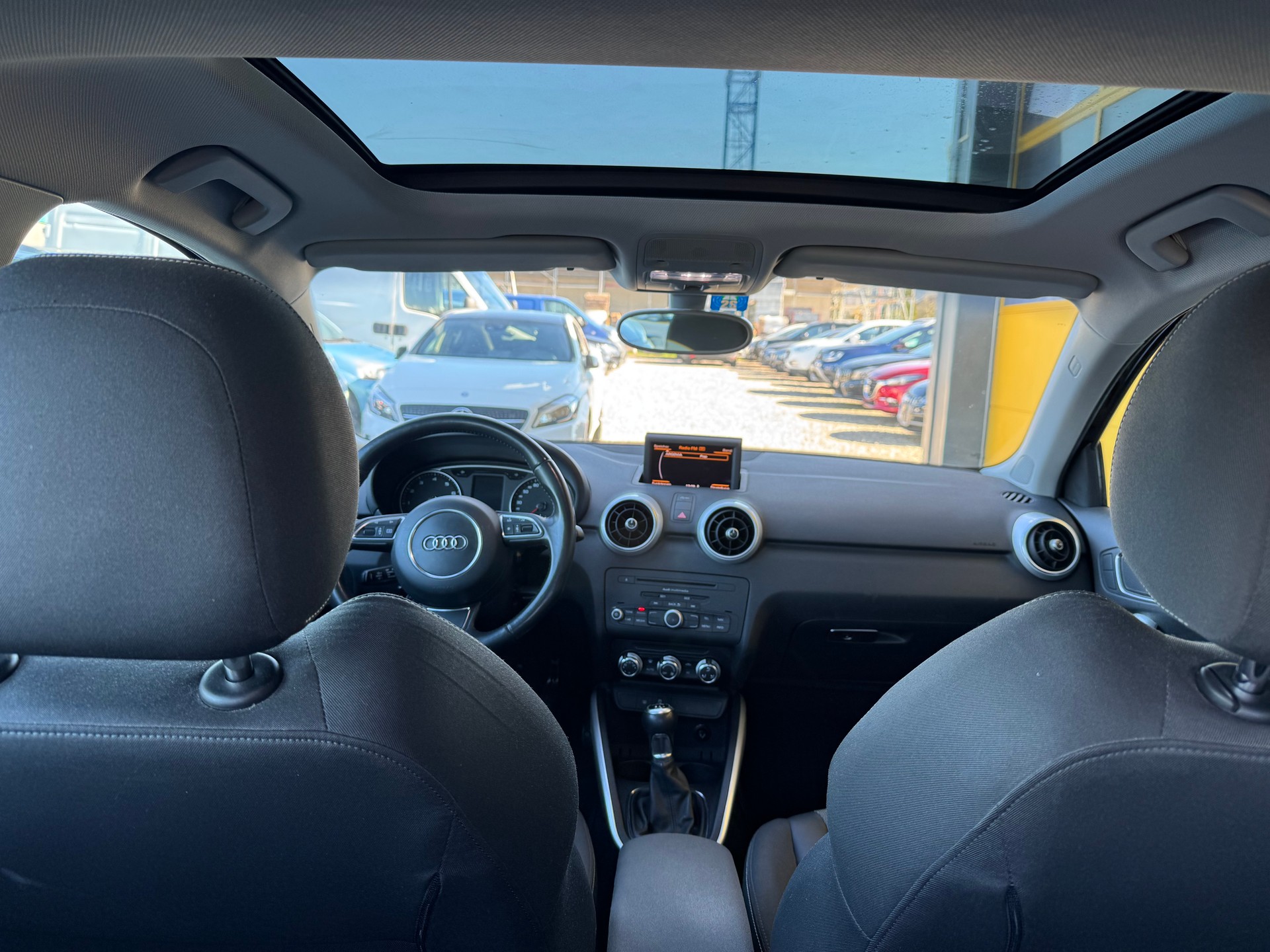 AUDI A1 Sportback 1.4 TFSI Ambition Competition-image-12