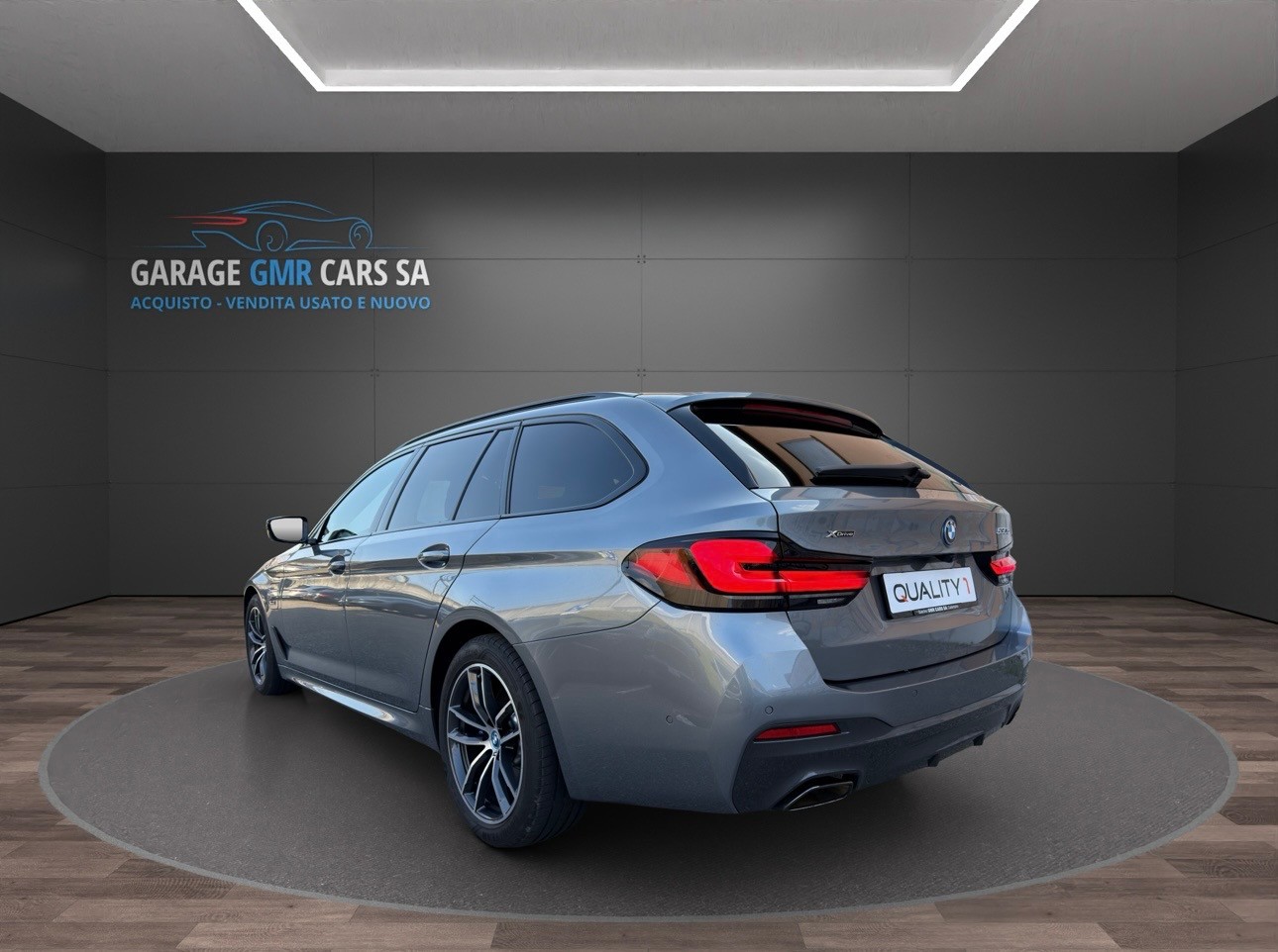 BMW 530e xDrive Touring M Sport Pro Steptronic-image-4