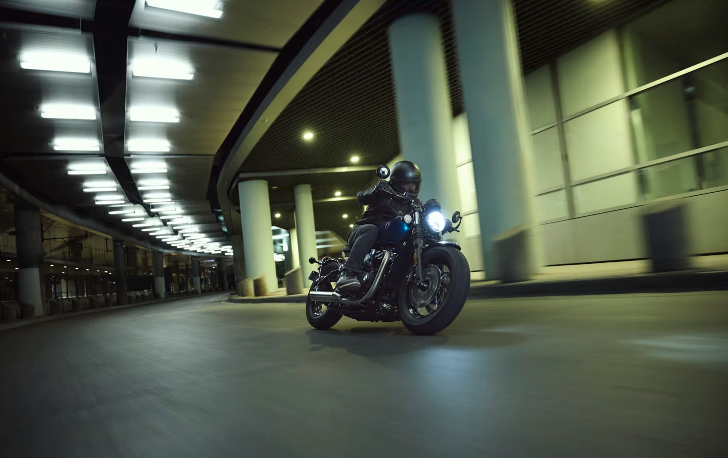 TRIUMPH Bonneville Bobber-image-3