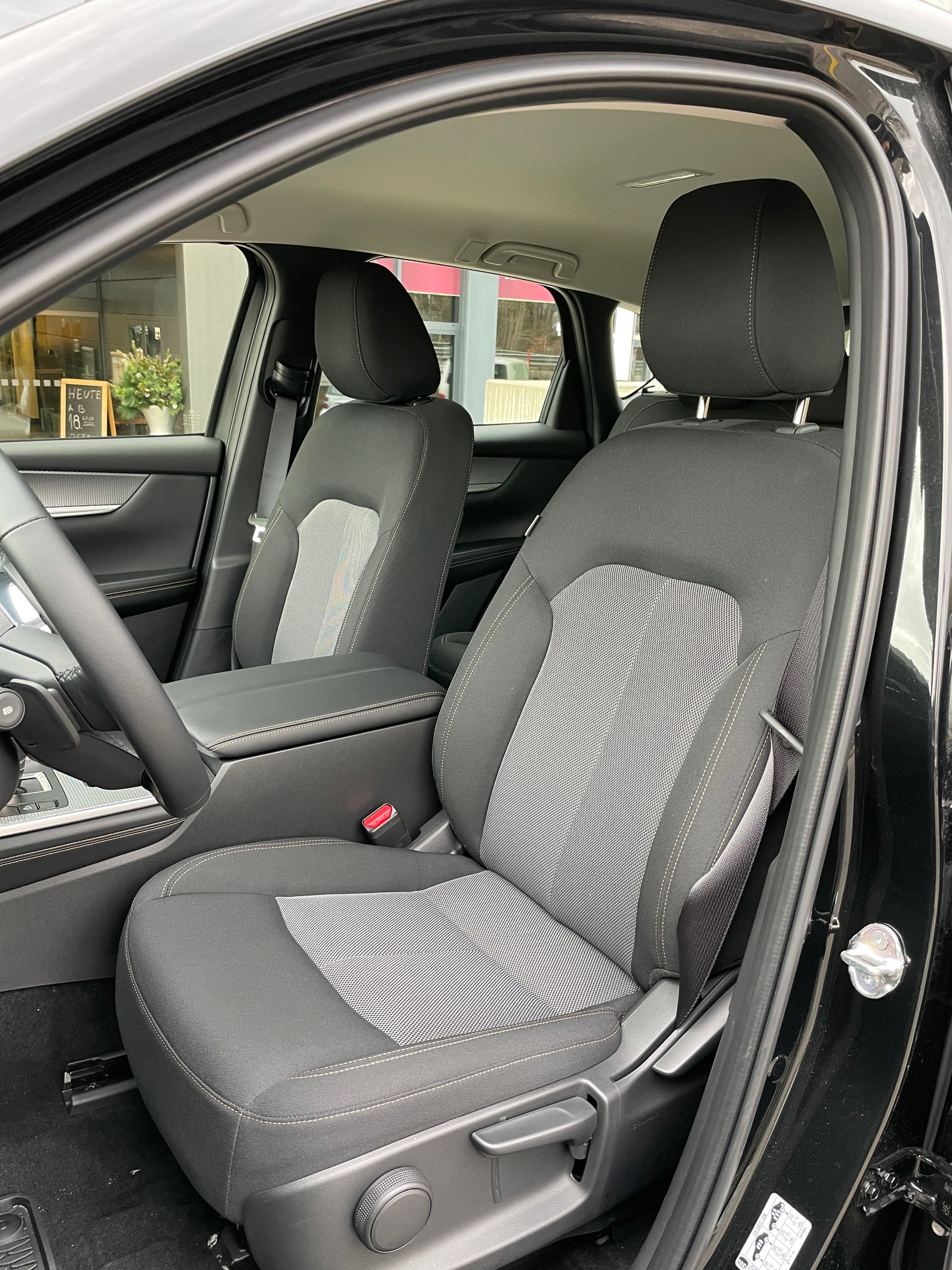 MAZDA CX-60 e-Skyactiv PHEV 327 AWD Exclusive Line mit AHK-image-13