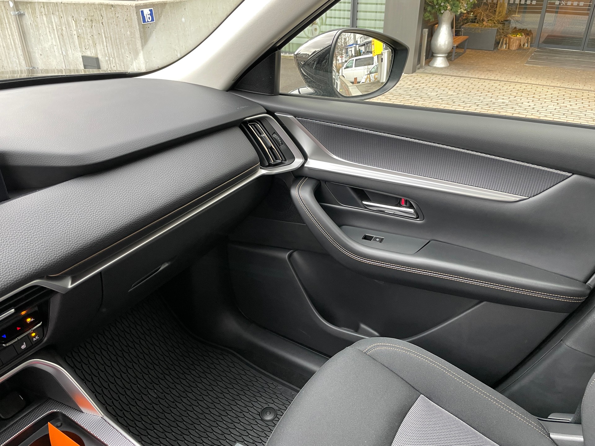 MAZDA CX-60 e-Skyactiv PHEV 327 AWD Exclusive Line mit AHK-image-25
