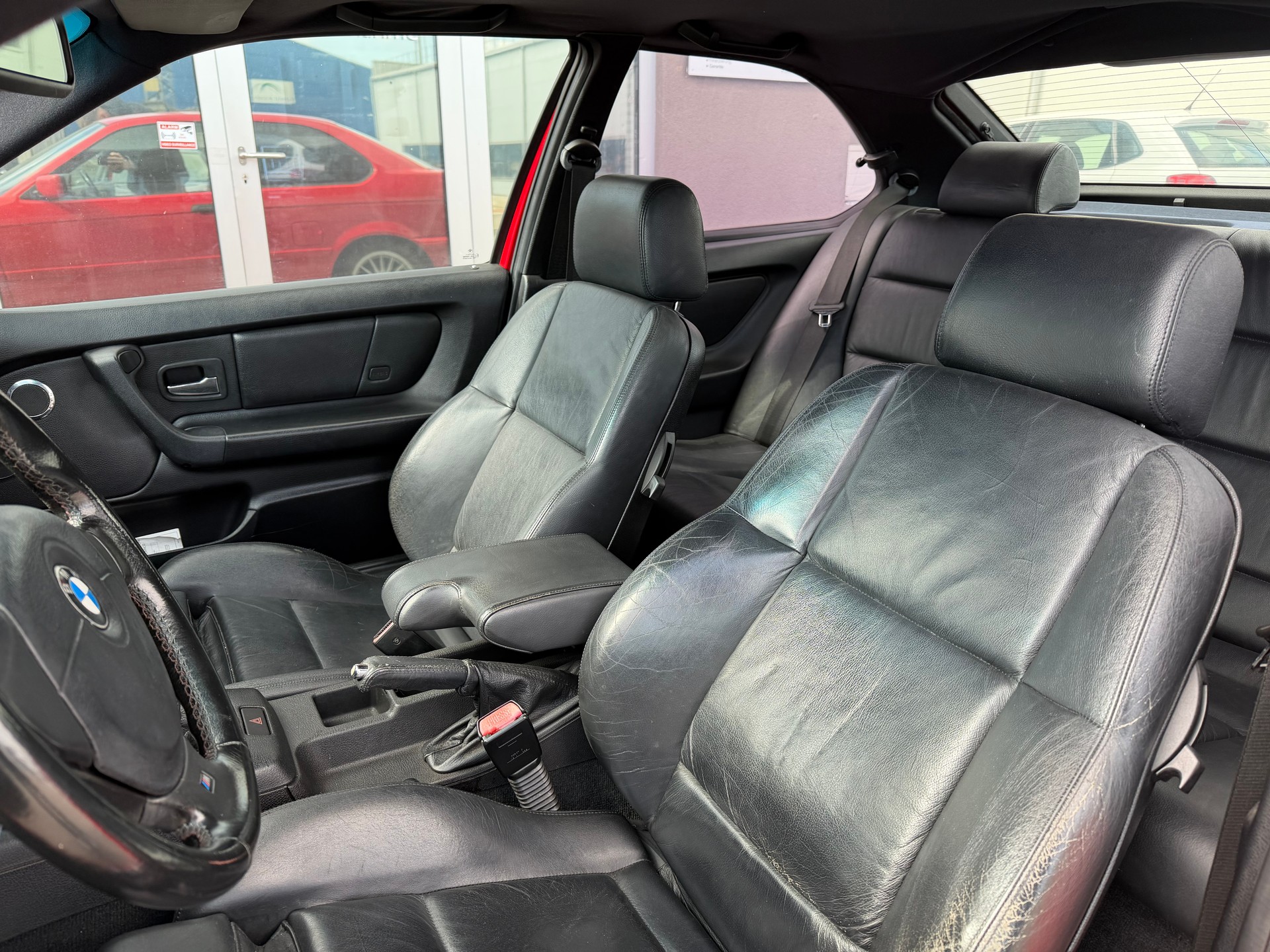 BMW 323ti Compact Sport-image-9