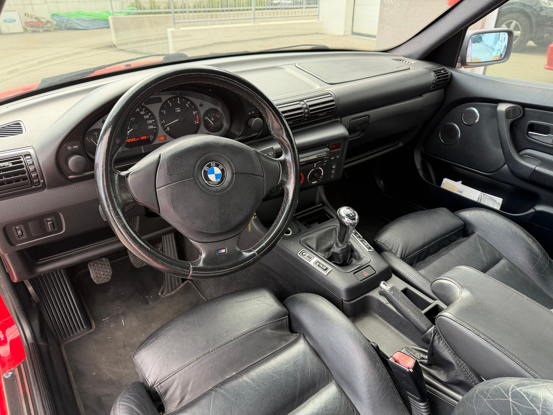 BMW 323ti Compact Sport-image-10