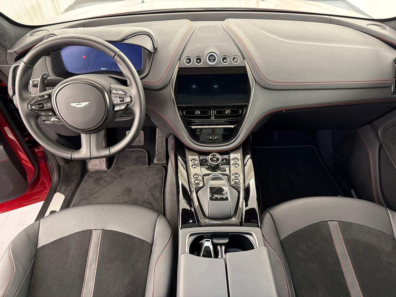 ASTON MARTIN DBX 707 4.0 V8-image-6