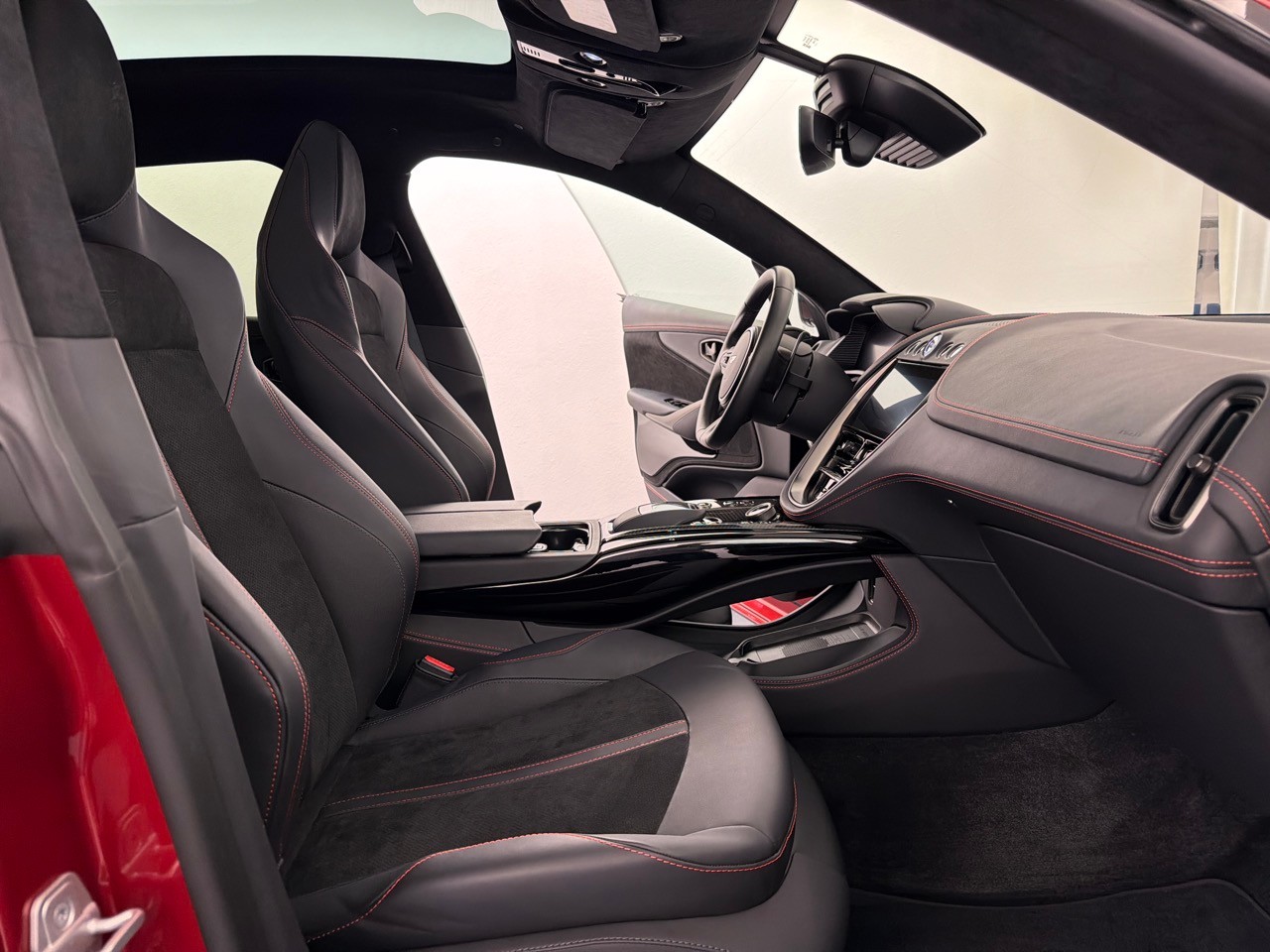 ASTON MARTIN DBX 707 4.0 V8-image-12
