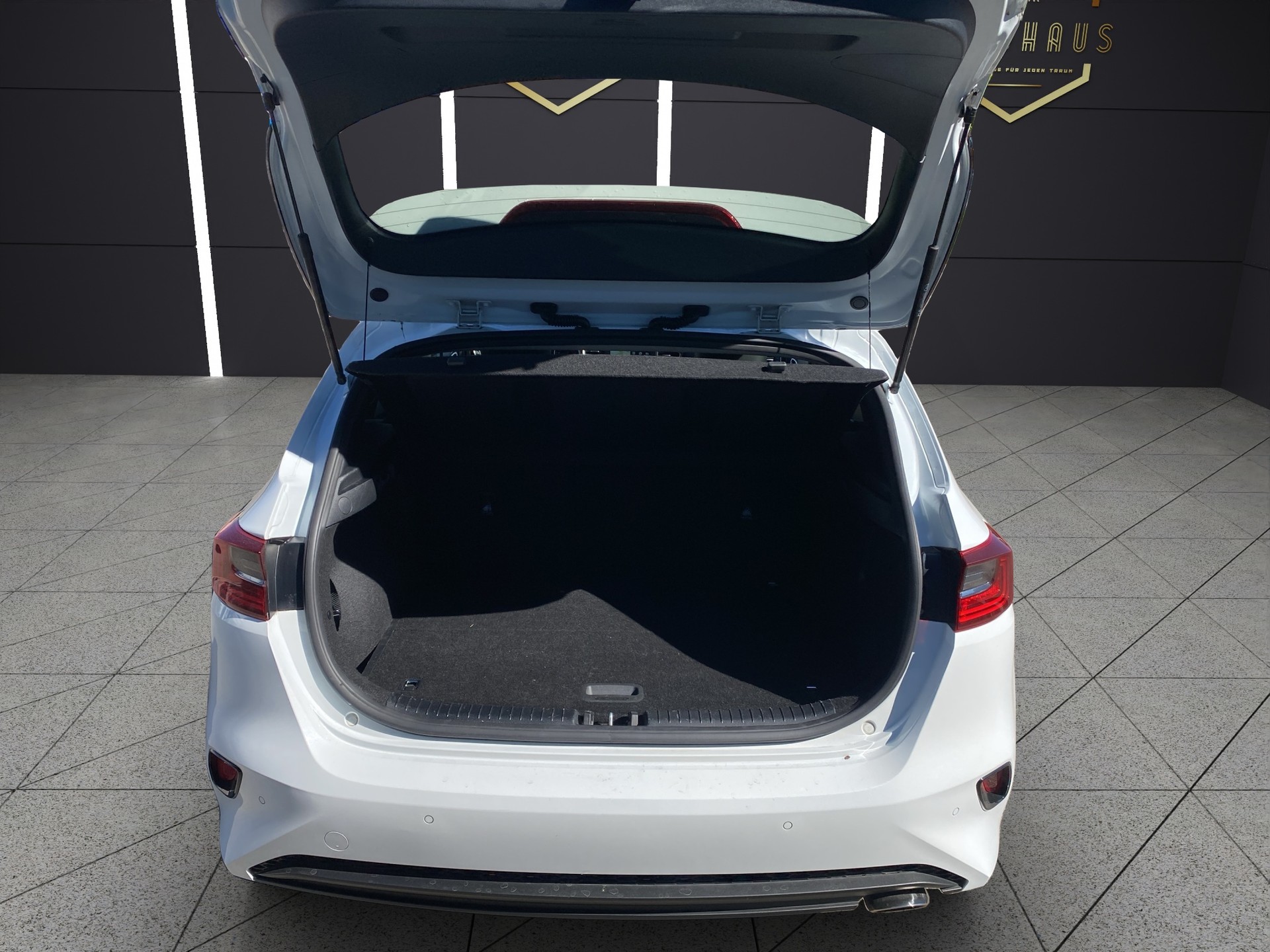 KIA Ceed 1.4 T-GDi Style DCT-image-4