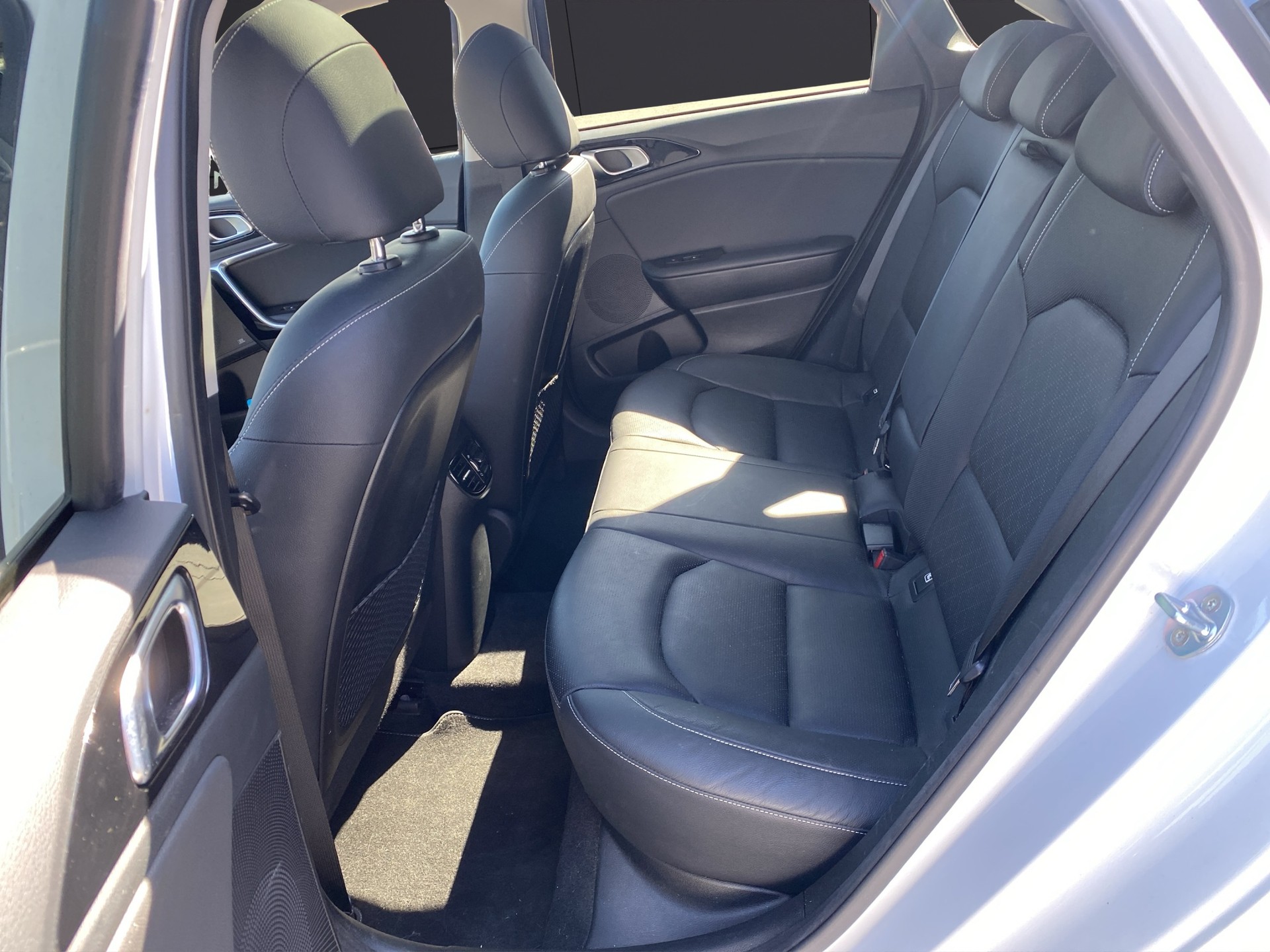 KIA Ceed 1.4 T-GDi Style DCT-image-15