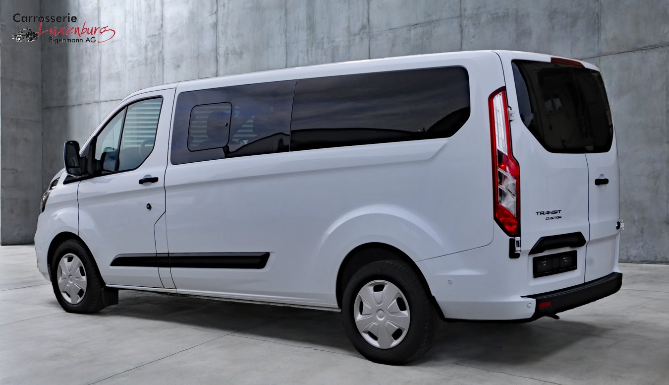 FORD 320 L2H1-showroom-element-3