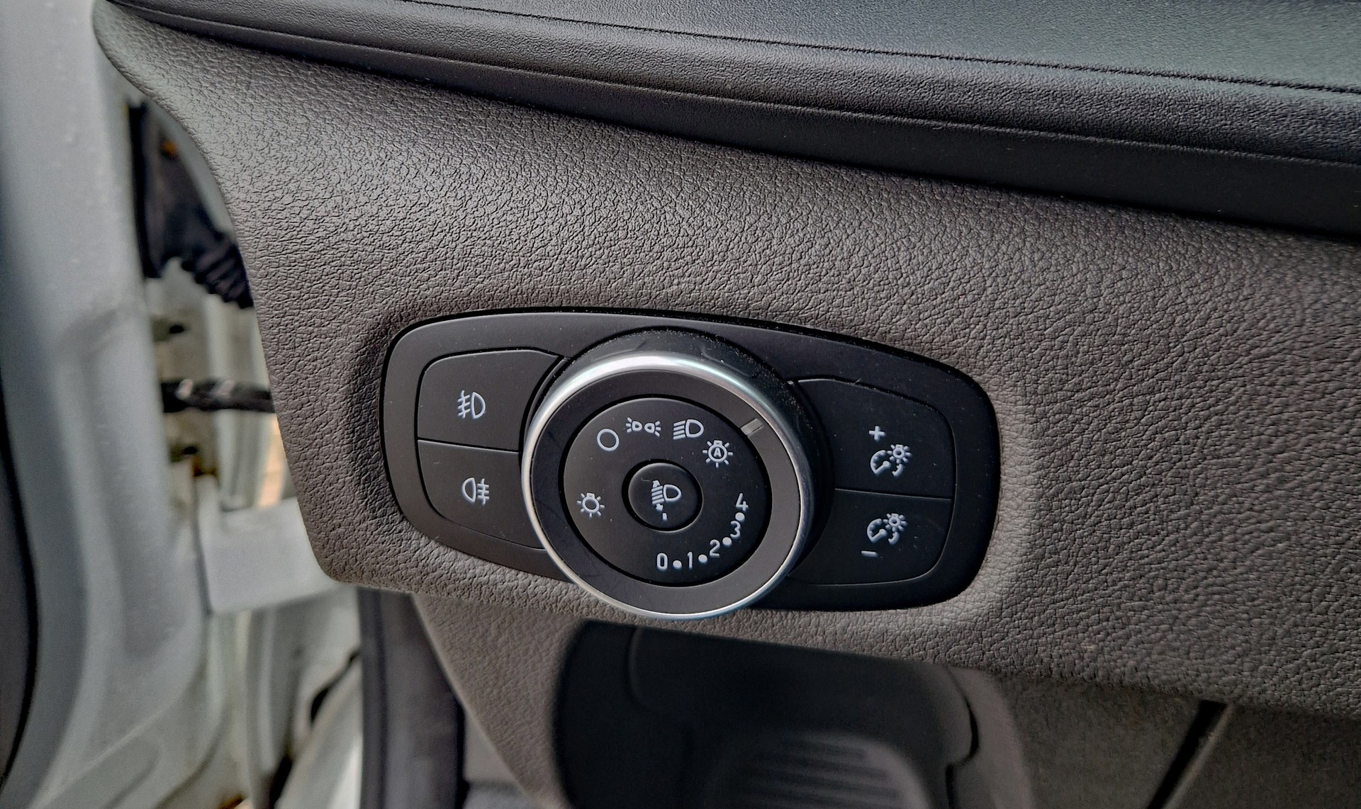 FORD 320 L2H1-image-13