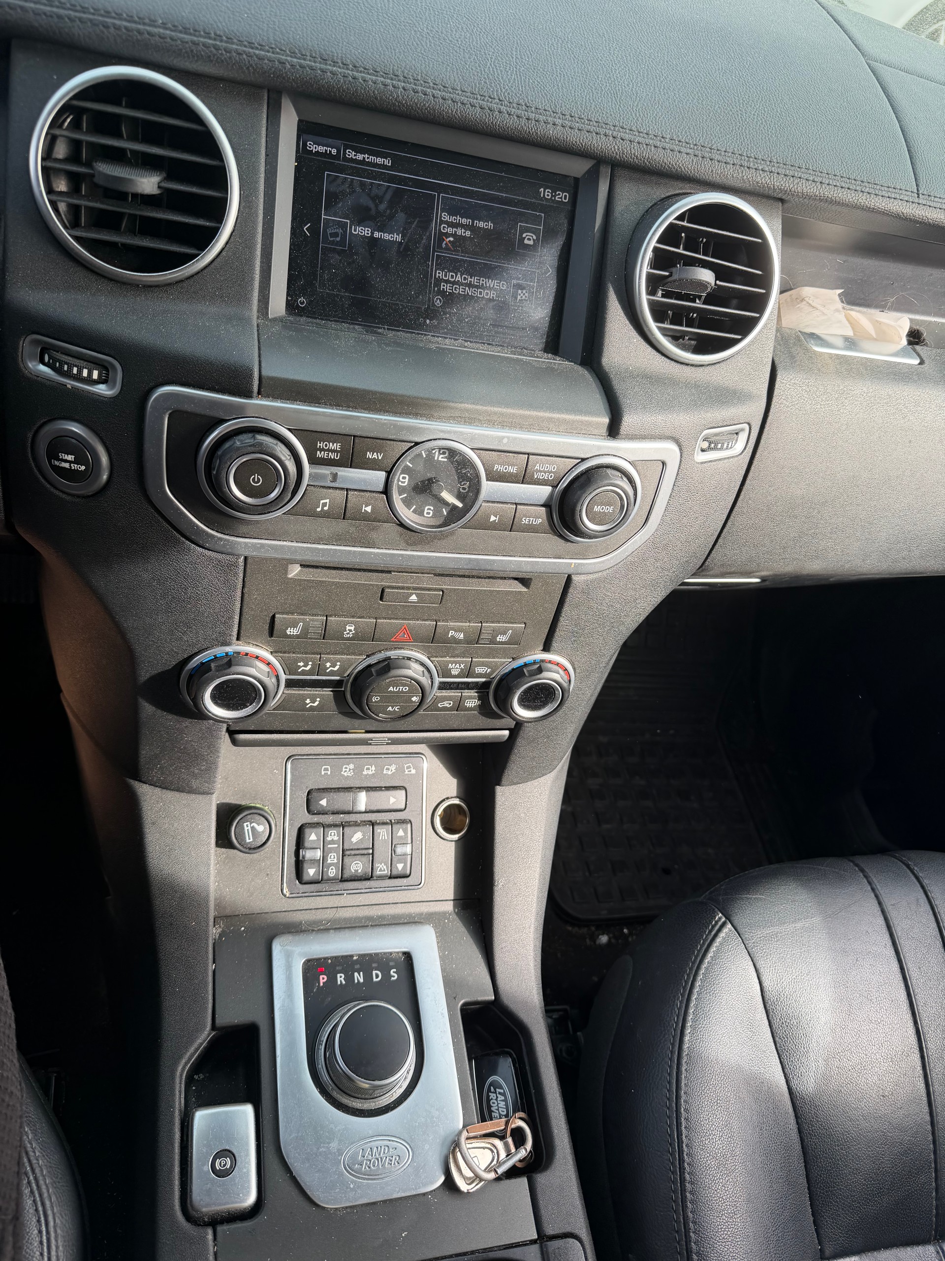 LAND ROVER Discovery 3.0 SDV6 HSE Luxury Automatic-image-8