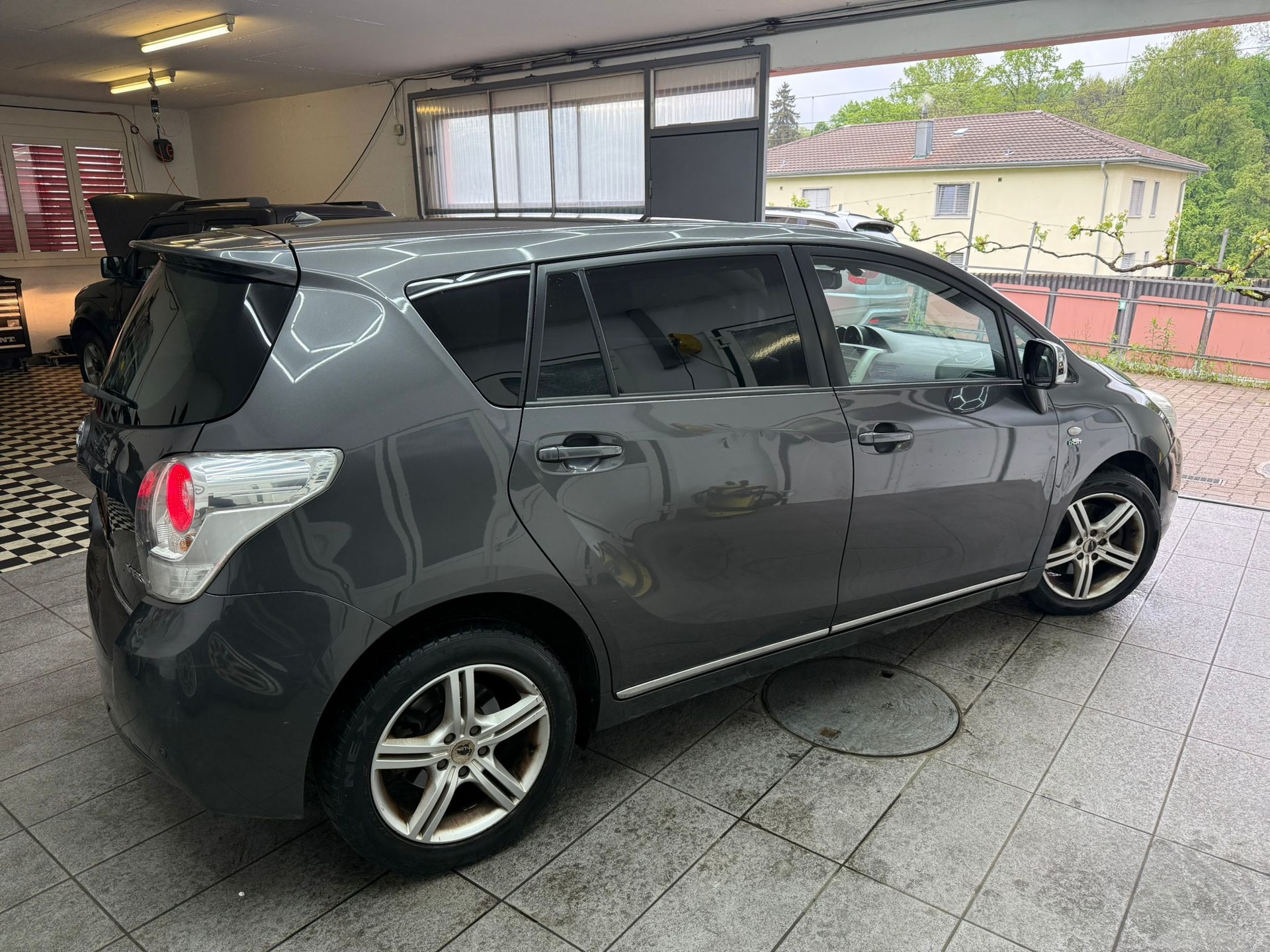 TOYOTA Verso 2.2 D-CAT Linea Sol Premium Automatic-image-2