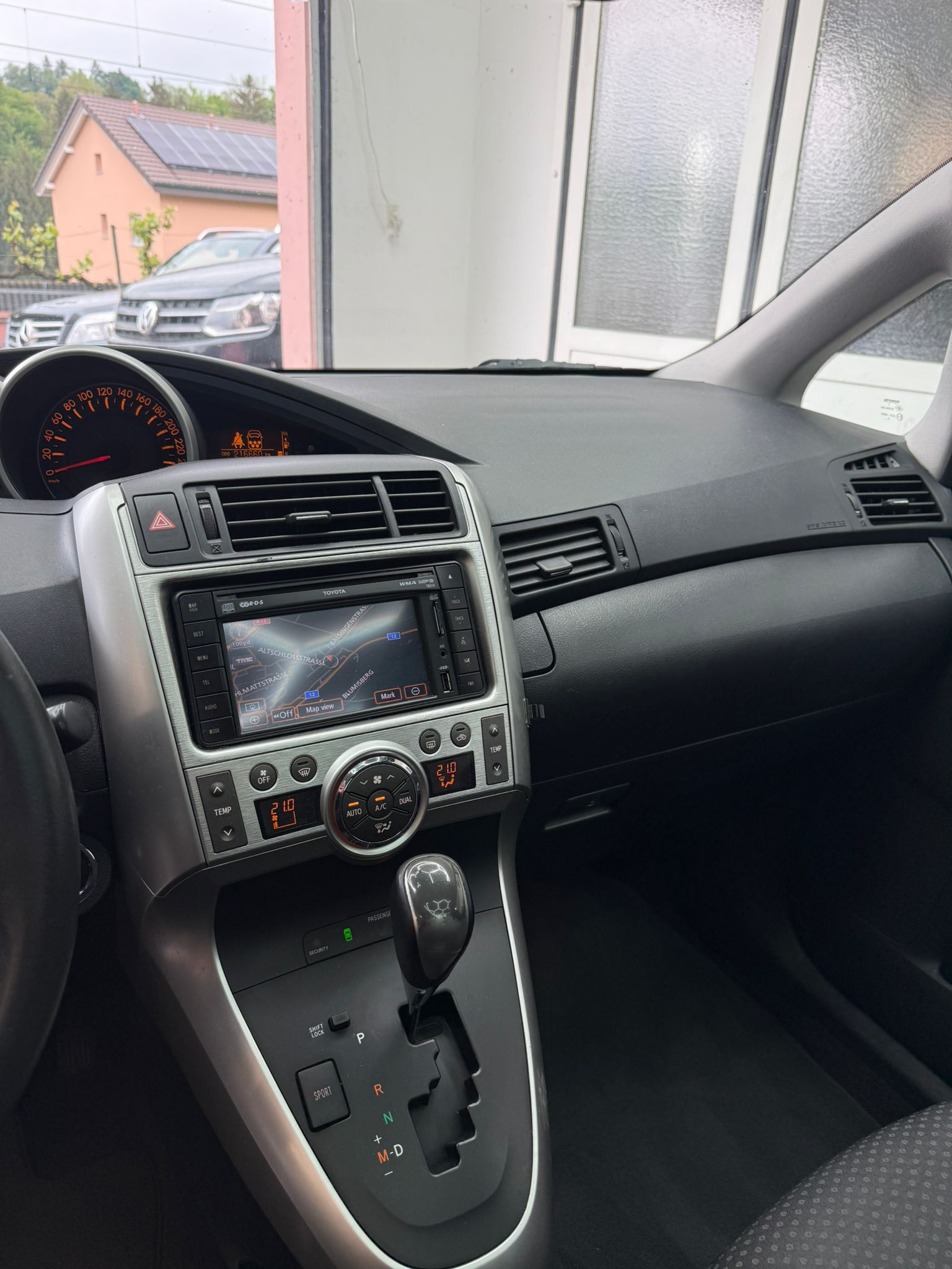 TOYOTA Verso 2.2 D-CAT Linea Sol Premium Automatic-image-8