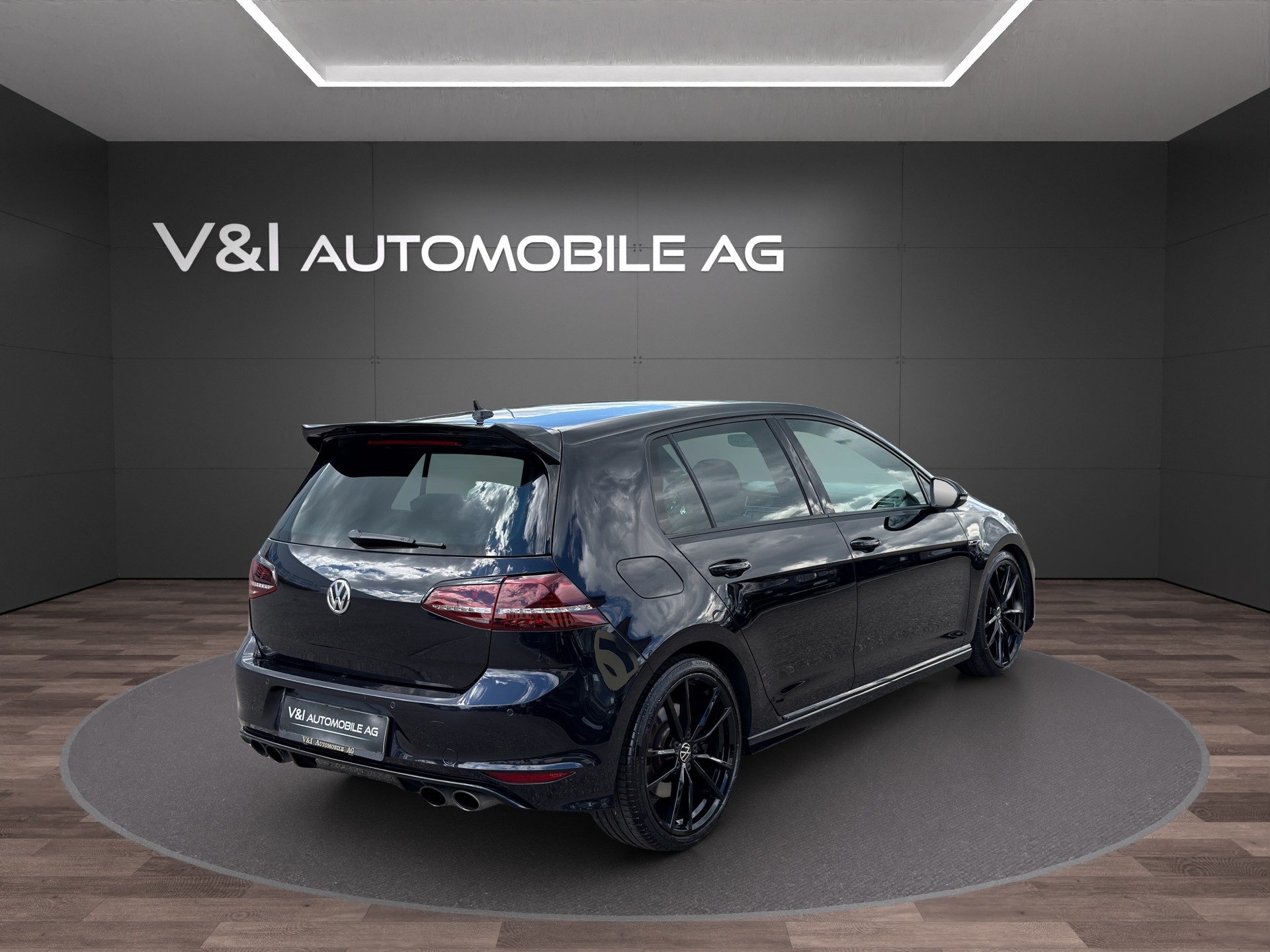 VW Golf 2.0 TSI R 4Motion DSG-image-4