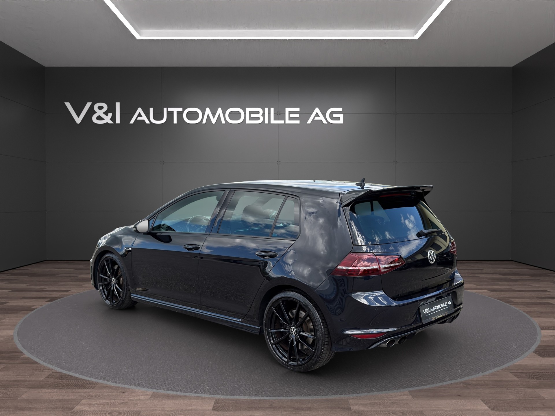 VW Golf 2.0 TSI R 4Motion DSG-showroom-element-3