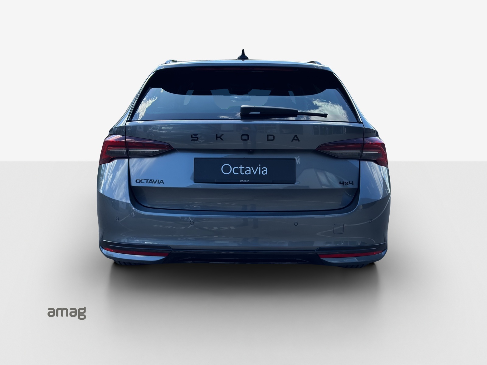 SKODA Octavia Combi 2.0 TSI DSG Dynamic 4x4-showroom-element-3