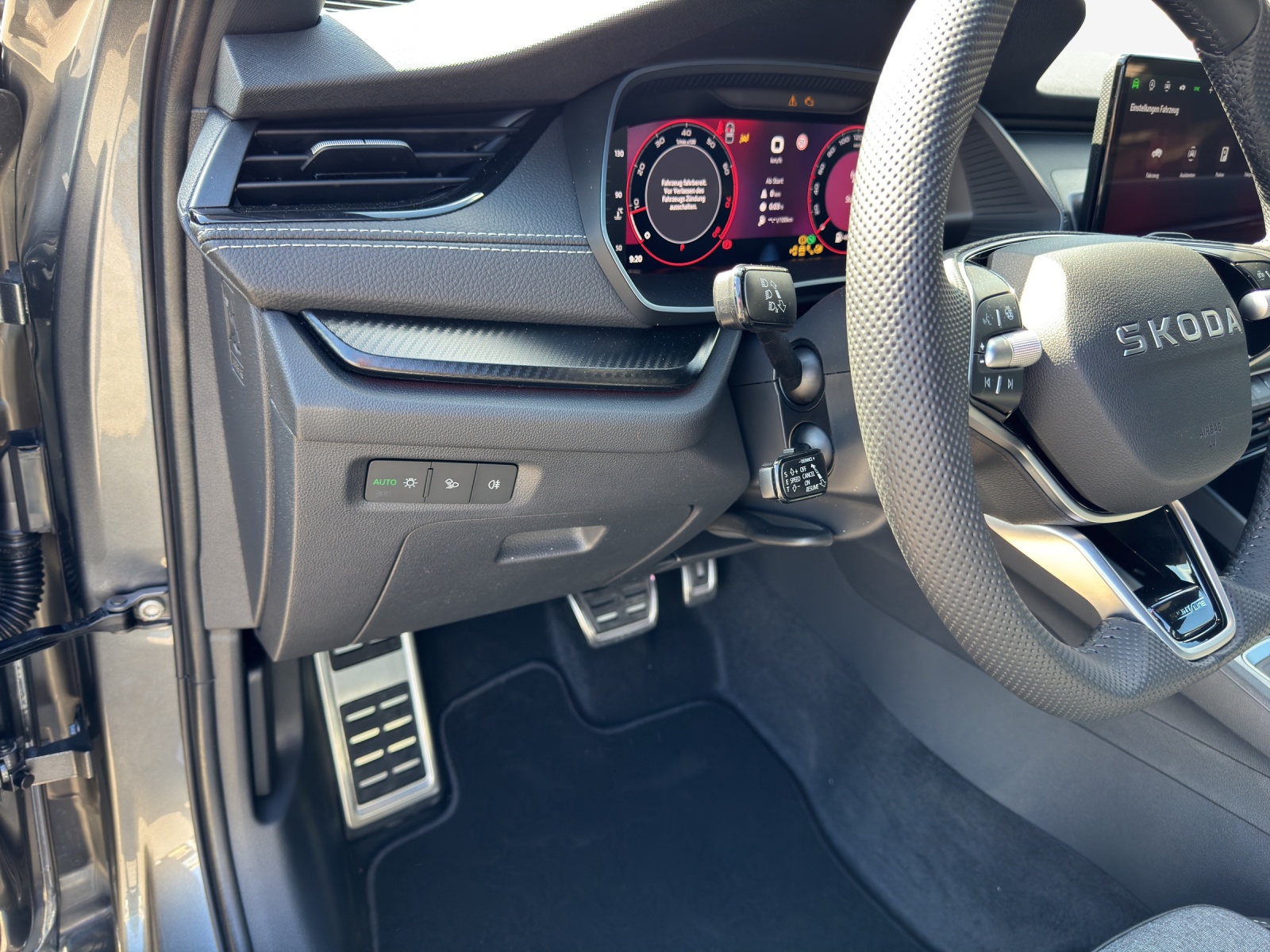 SKODA Octavia Combi 2.0 TSI DSG Dynamic 4x4-image-15