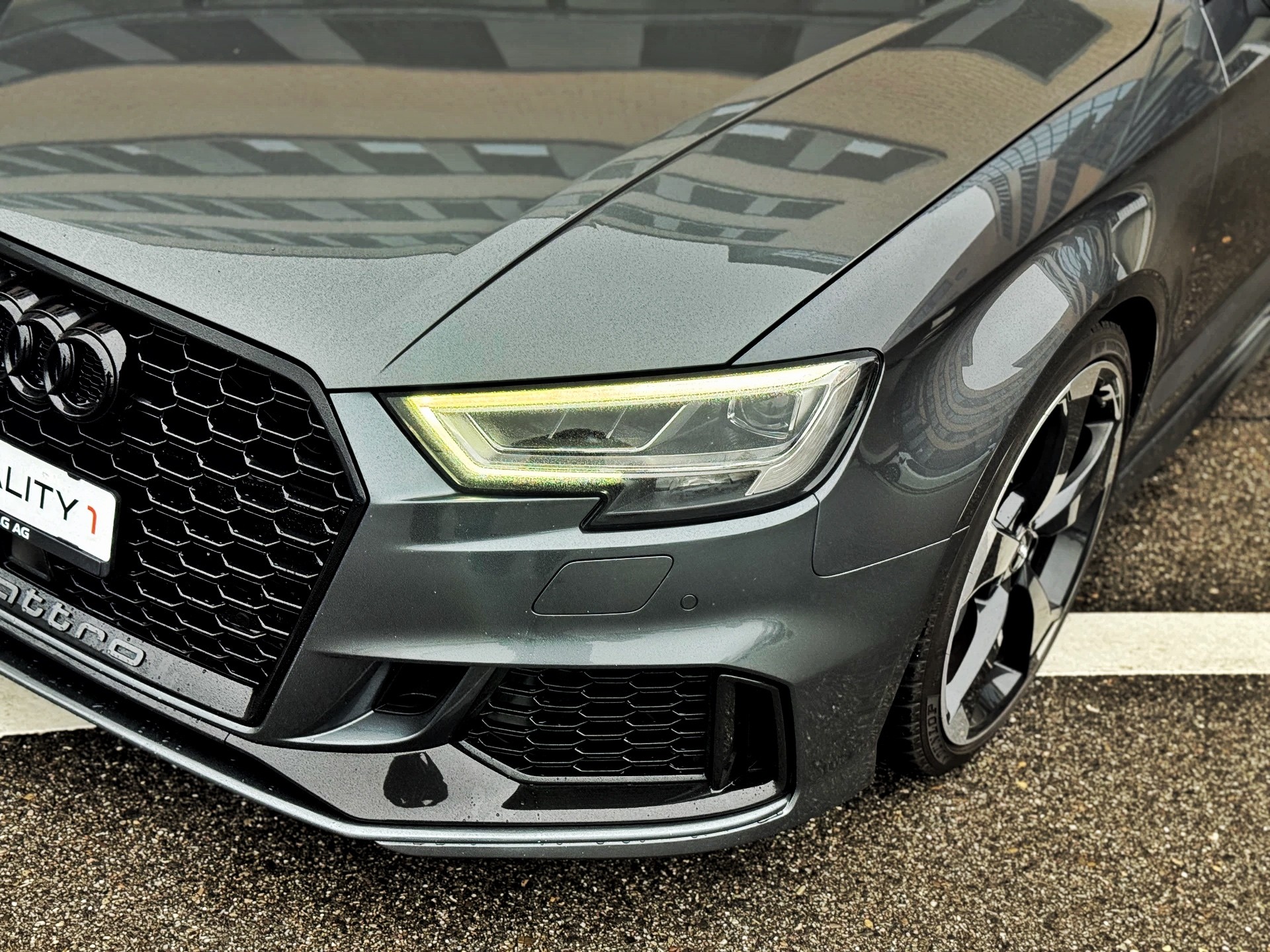 AUDI RS3 Limousine 2.5 TSI quattro S-tronic-image-9