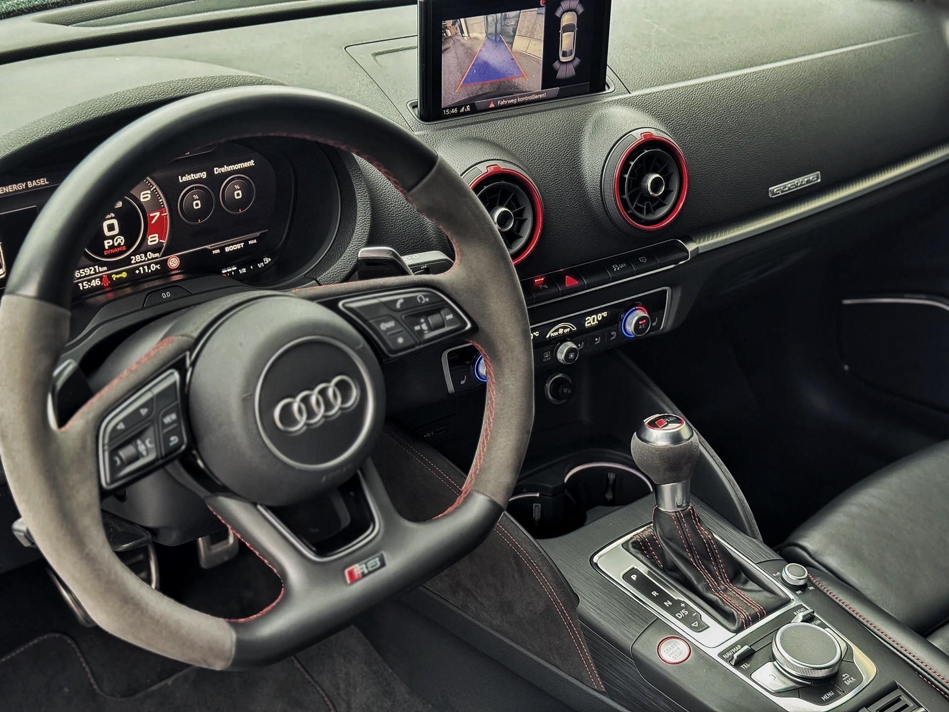 AUDI RS3 Limousine 2.5 TSI quattro S-tronic-image-11
