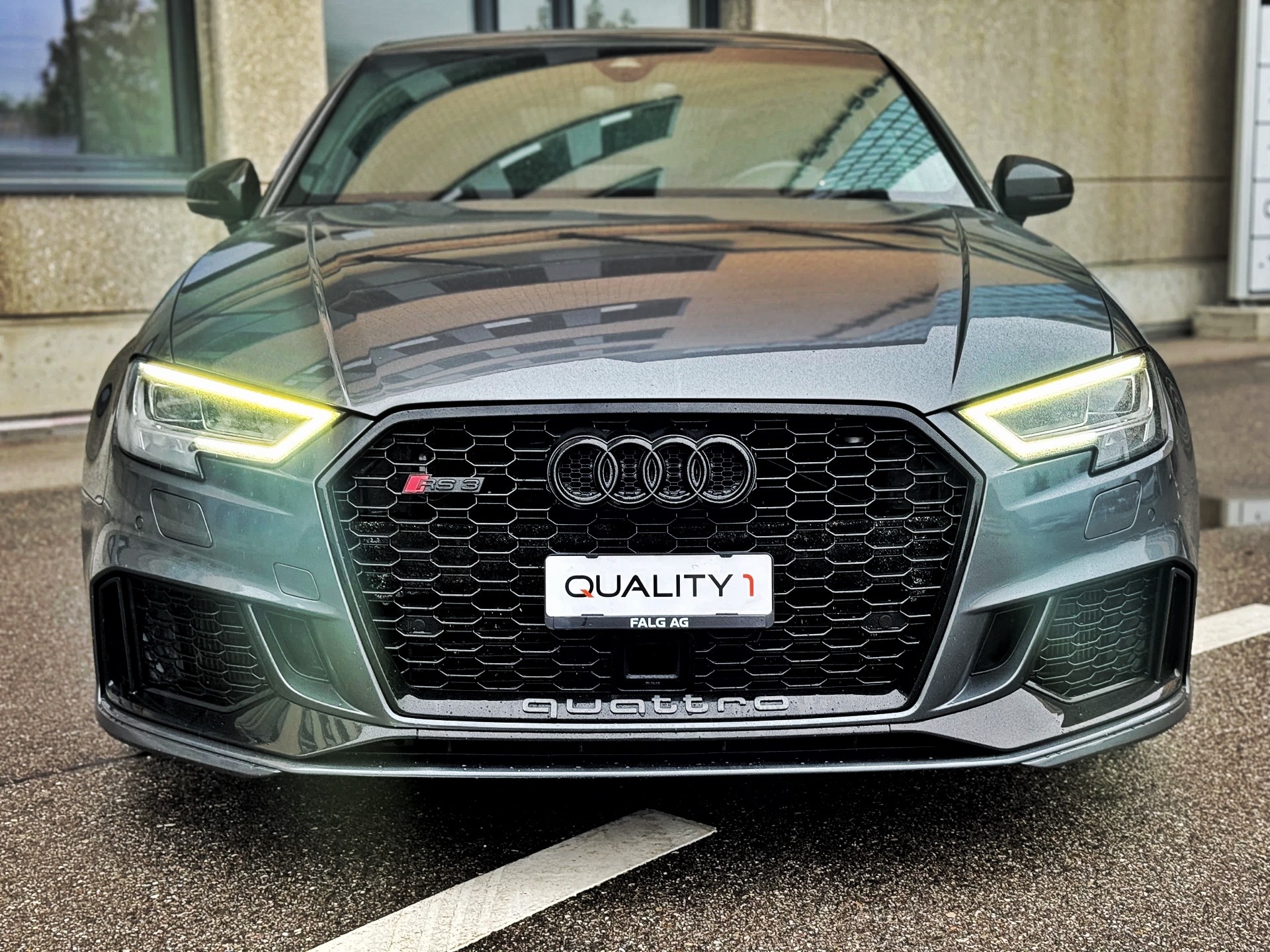 AUDI RS3 Limousine 2.5 TSI quattro S-tronic-showroom-element-3