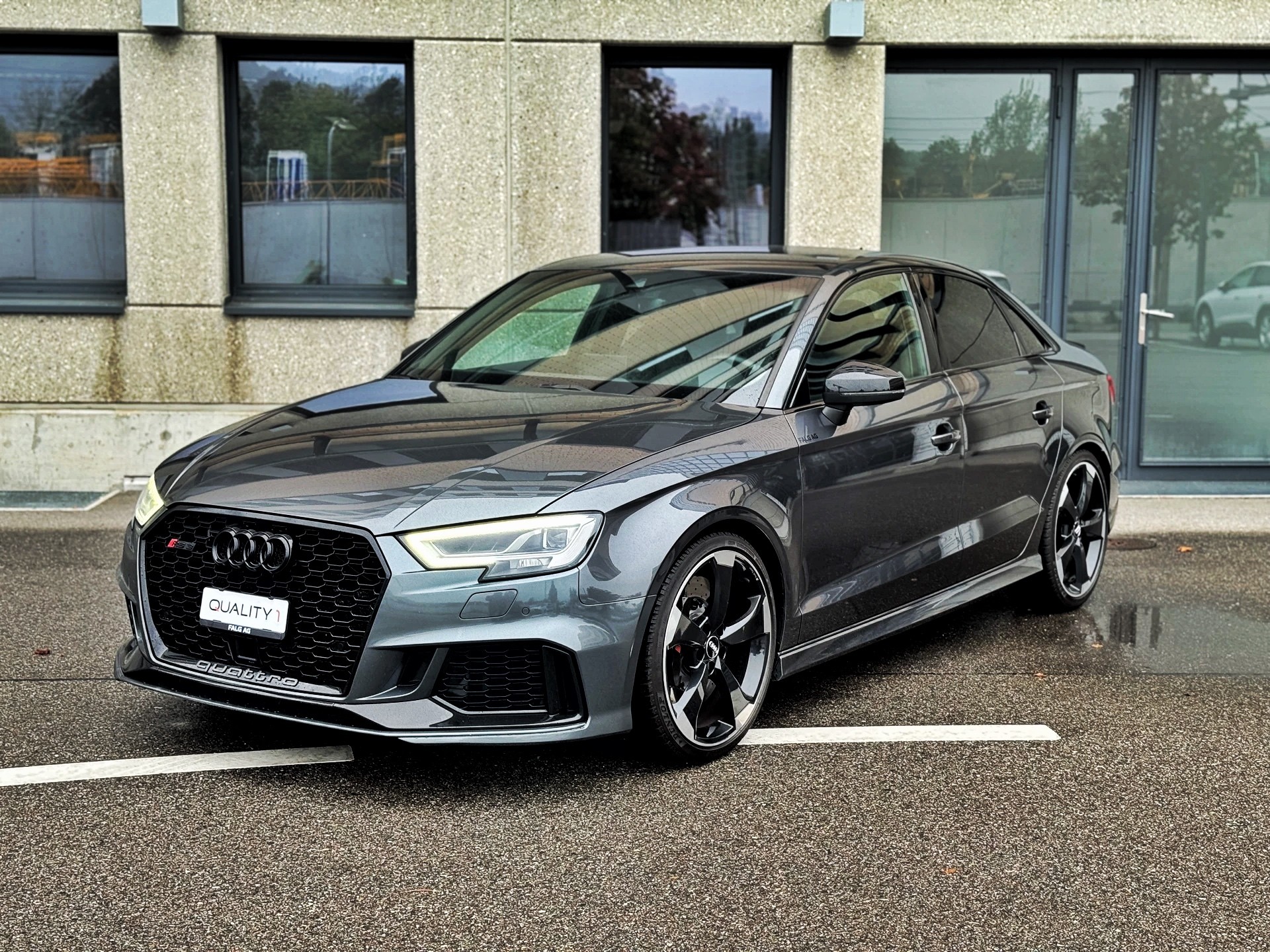 AUDI RS3 Limousine 2.5 TSI quattro S-tronic