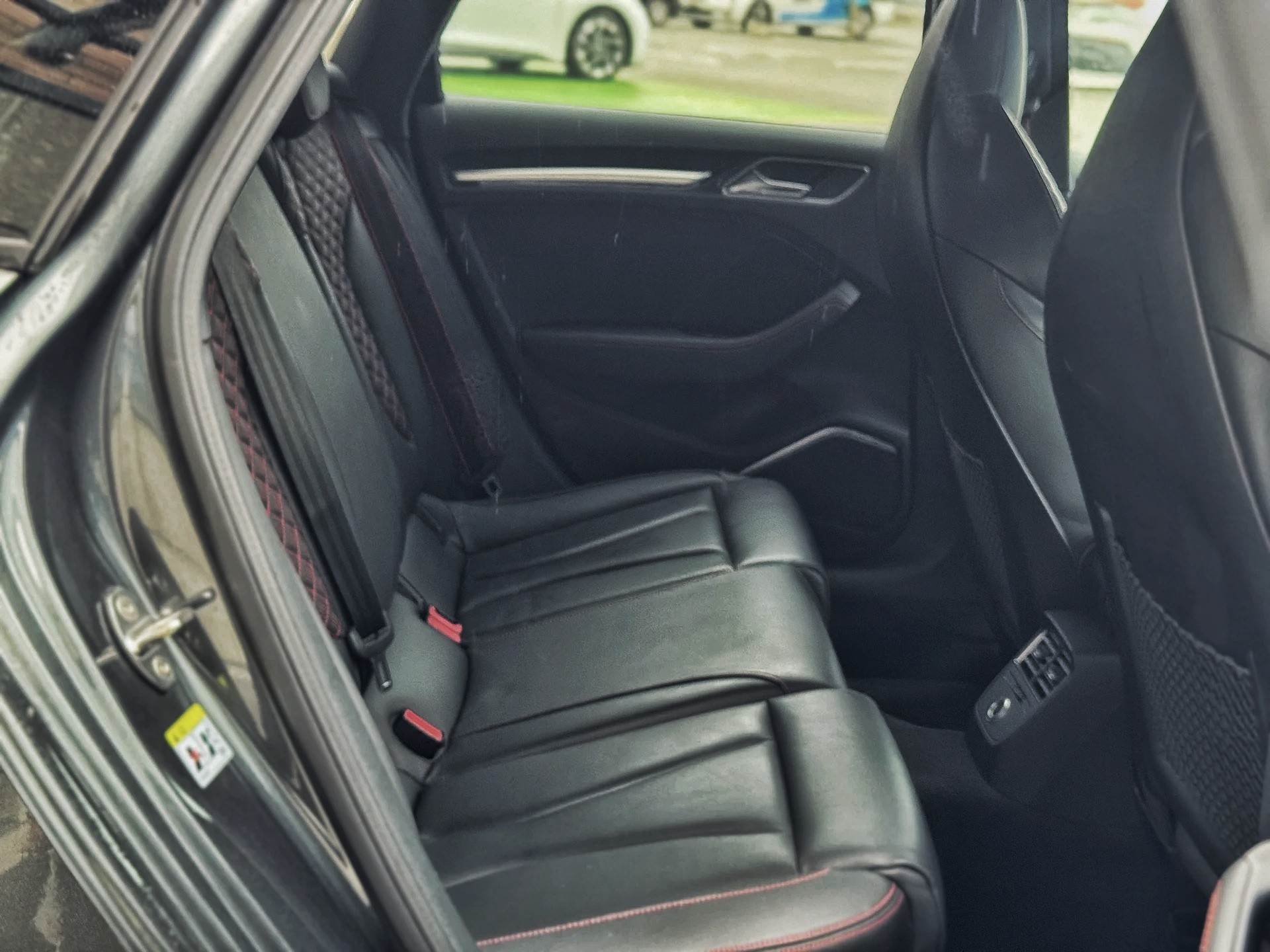 AUDI RS3 Limousine 2.5 TSI quattro S-tronic-image-19