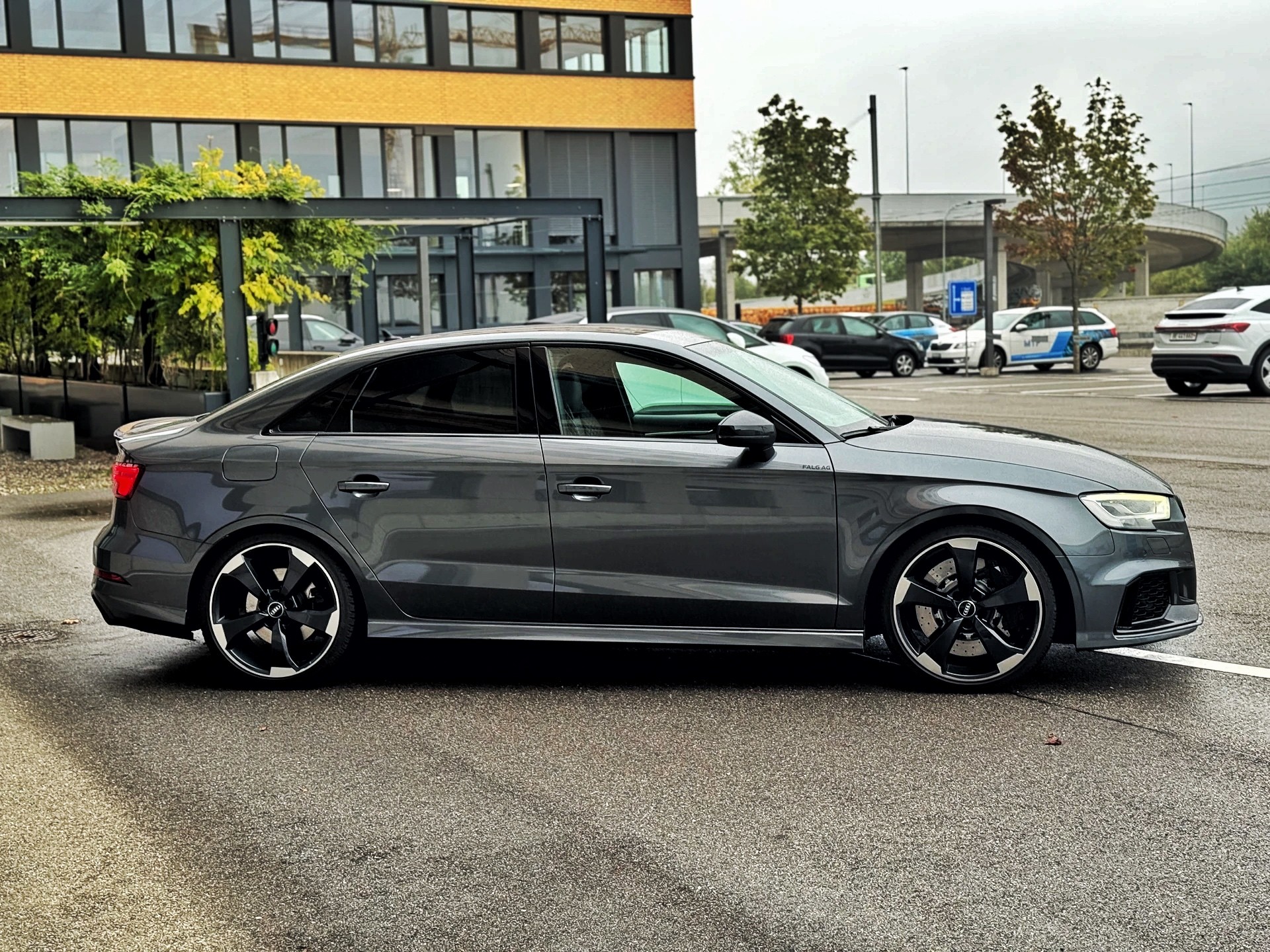 AUDI RS3 Limousine 2.5 TSI quattro S-tronic-image-7