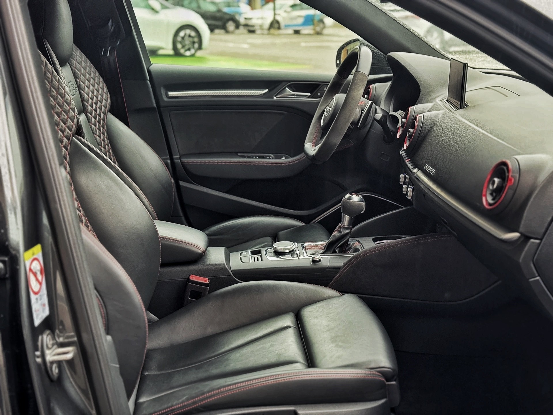 AUDI RS3 Limousine 2.5 TSI quattro S-tronic-image-23