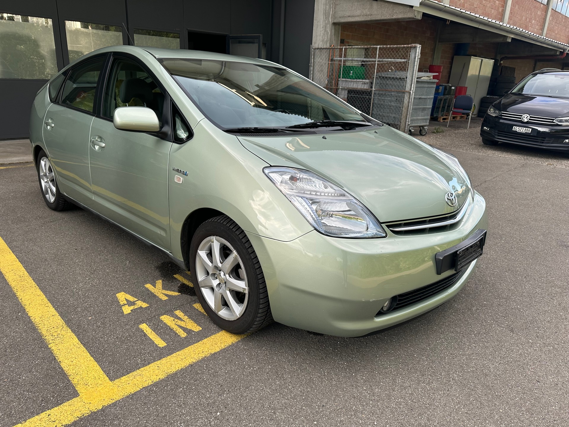 TOYOTA Prius 1.5 16V Hybrid-image-1