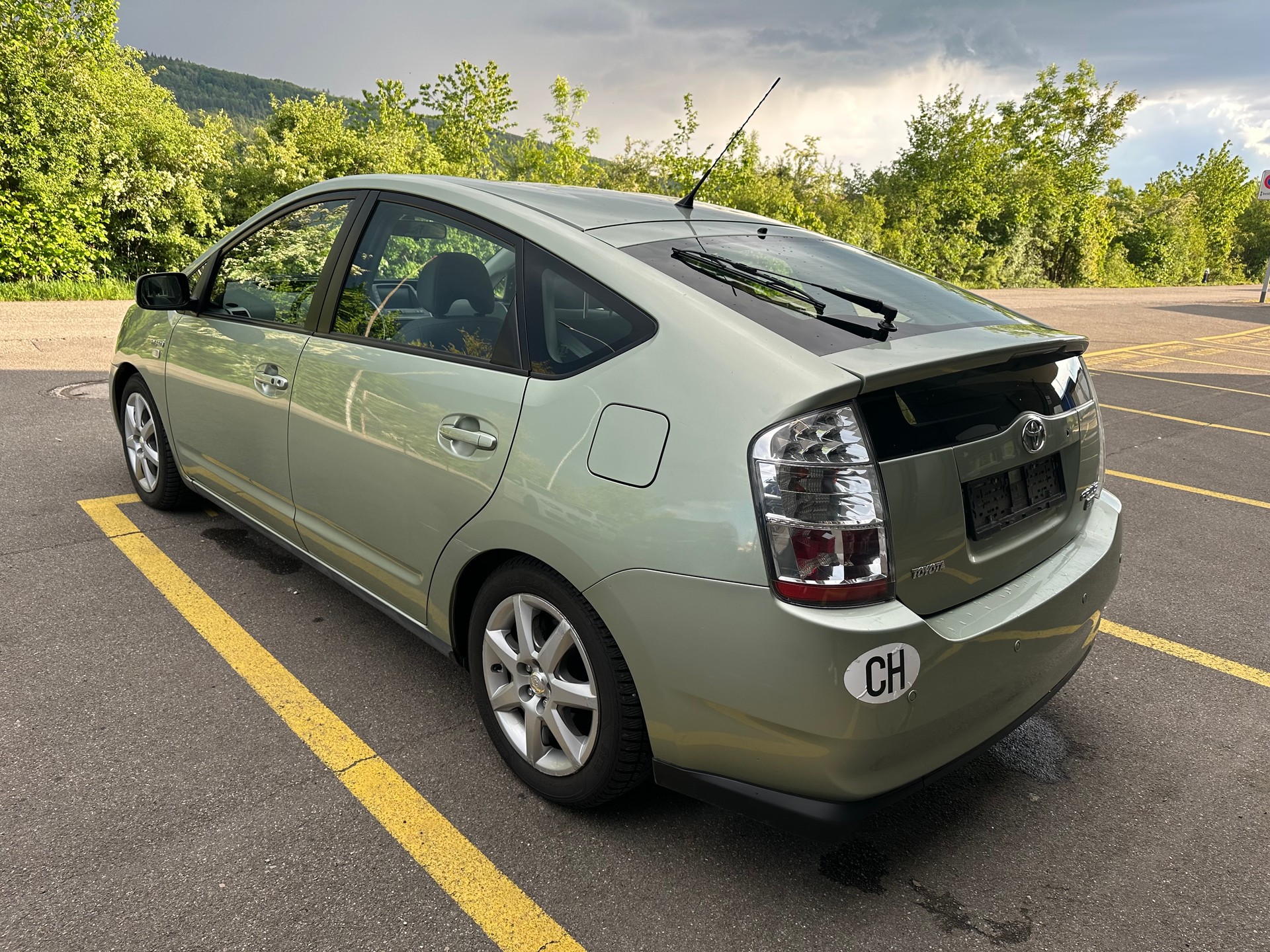 TOYOTA Prius 1.5 16V Hybrid-image-3