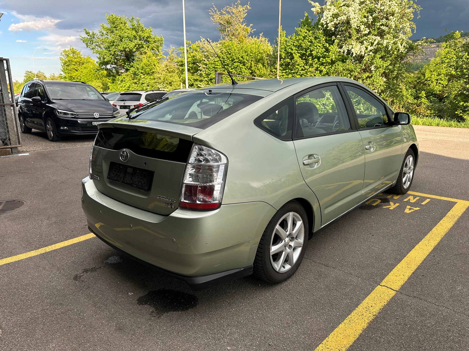 TOYOTA Prius 1.5 16V Hybrid-image-2
