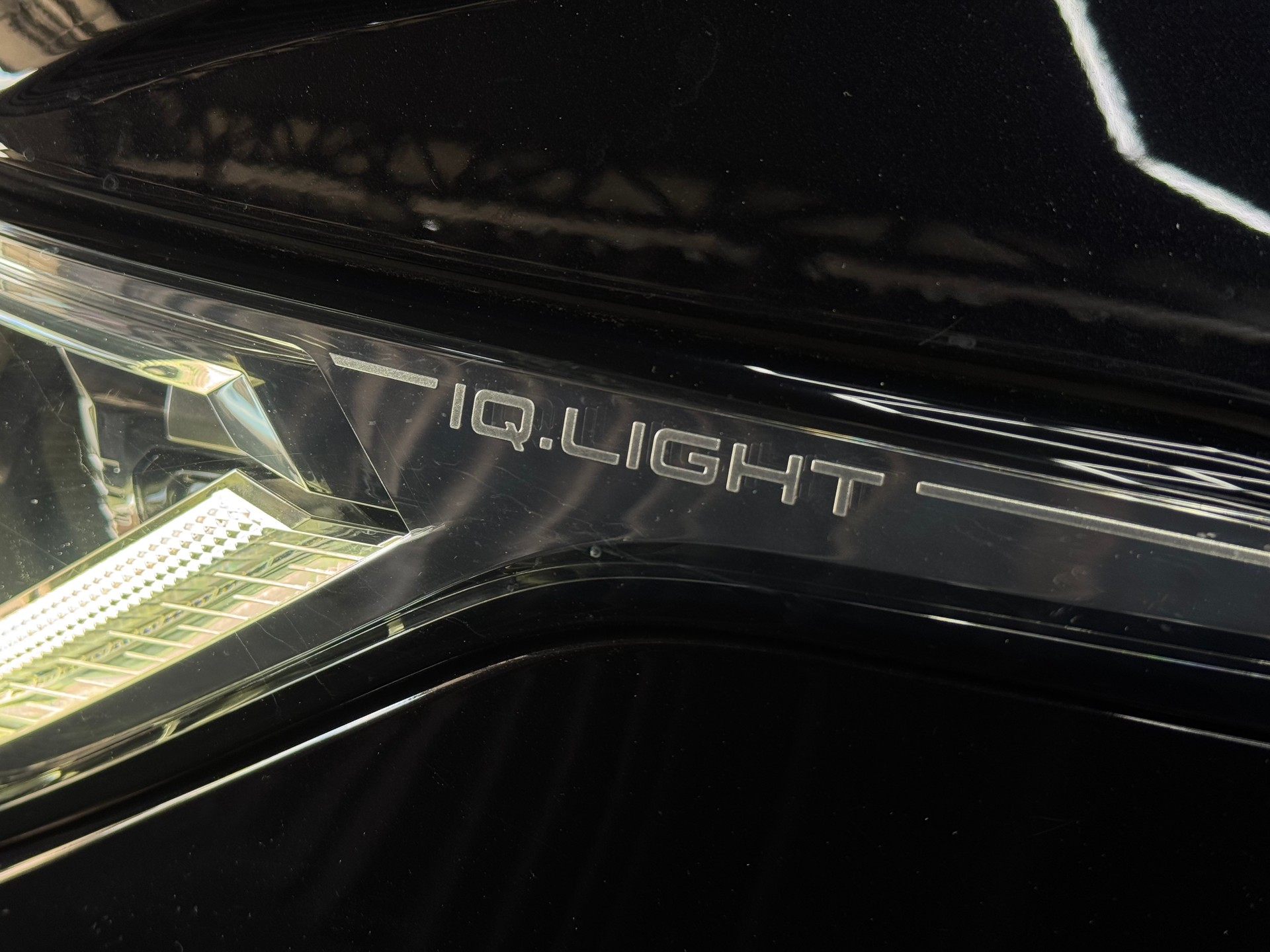 VW Tiguan 2.0 TDI SCR Elegance DSG | 1 Jahr Garantie | Facelift | *ab CHF 229.-/ Monat*-image-16