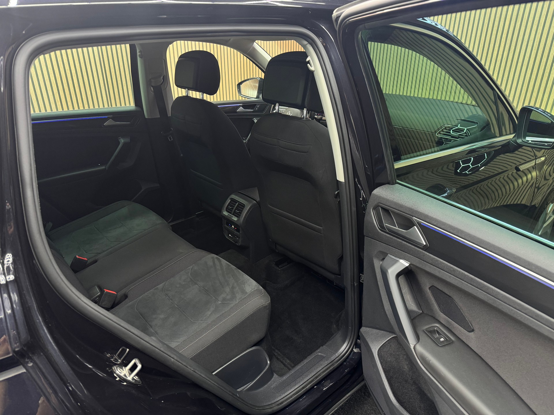 VW Tiguan 2.0 TDI SCR Elegance DSG | 1 Jahr Garantie | Facelift | *ab CHF 229.-/ Monat*-image-12