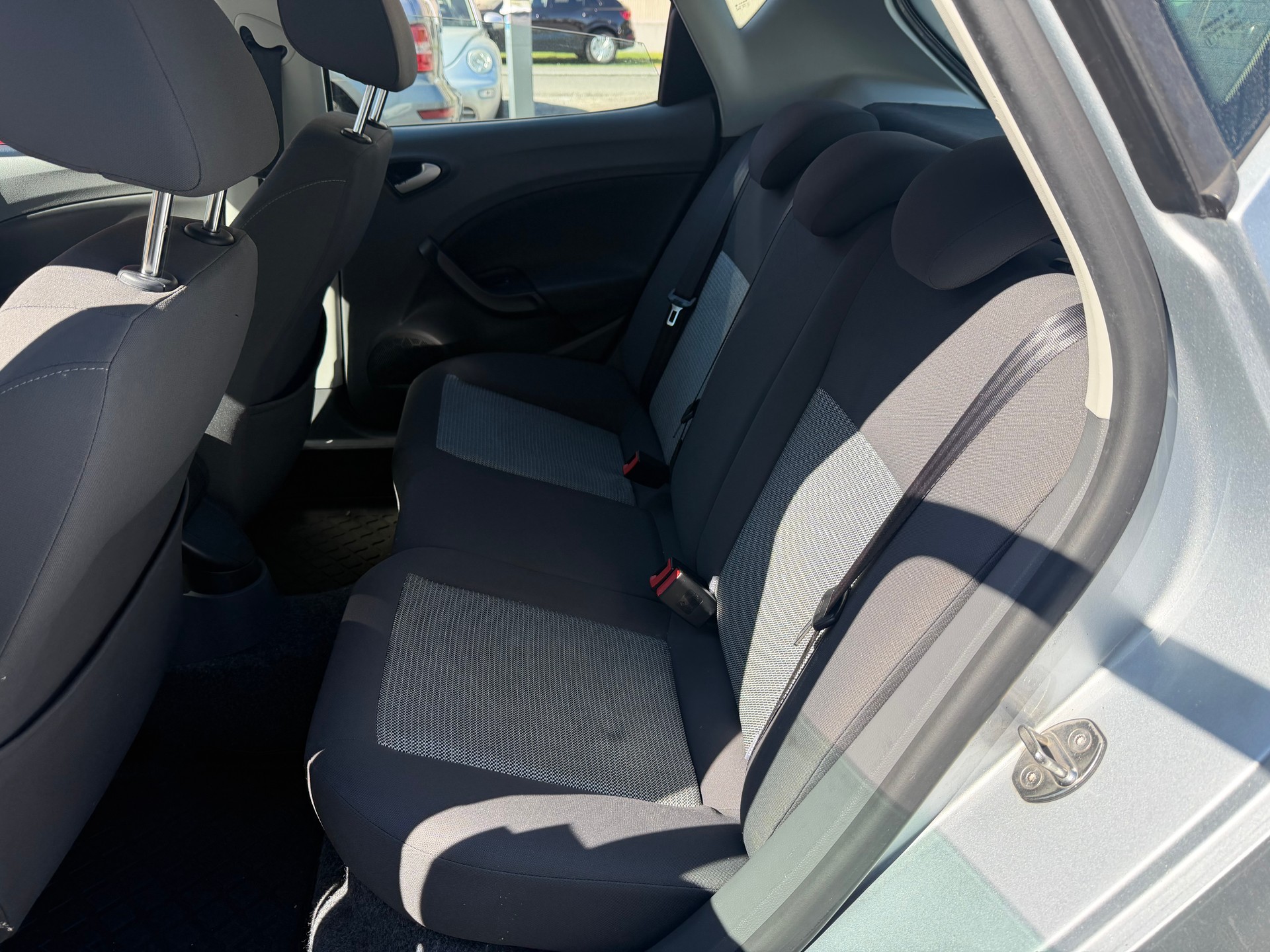 SEAT Ibiza 1.6 Style-image-8