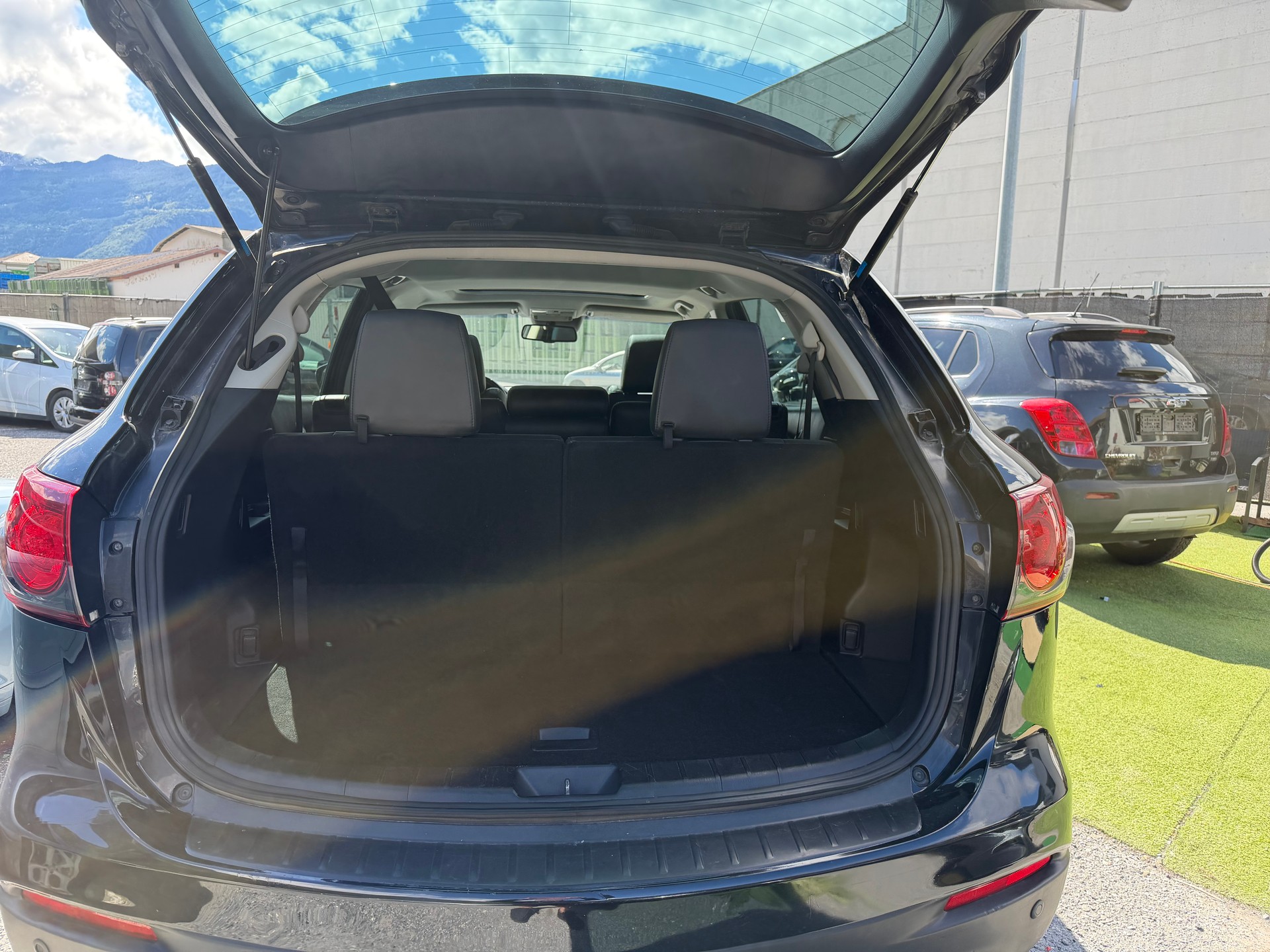 MAZDA CX-9 3.7 V6 Revolution Automatic-image-2