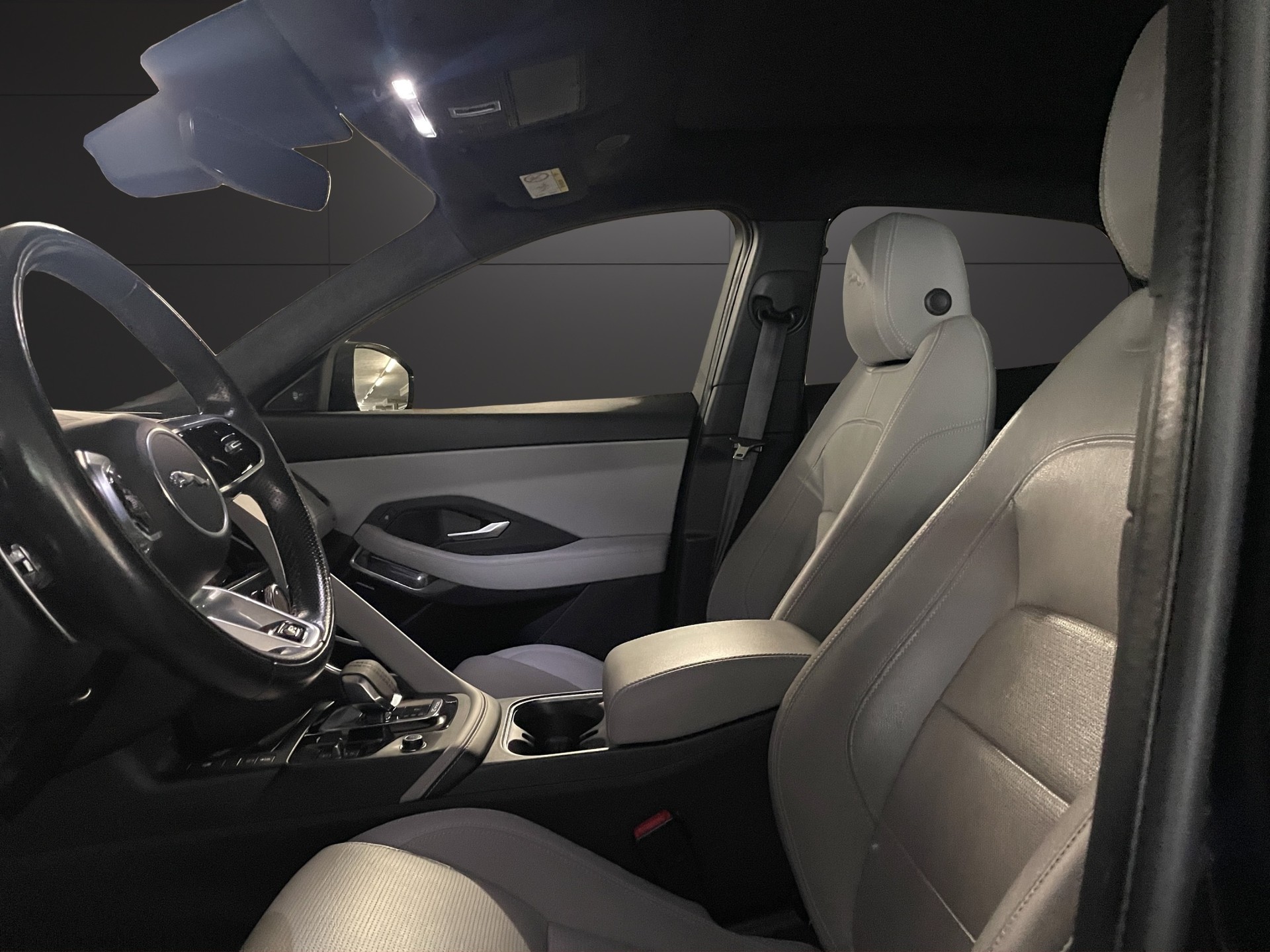 JAGUAR E-Pace 2.0d D165 AWD-image-8