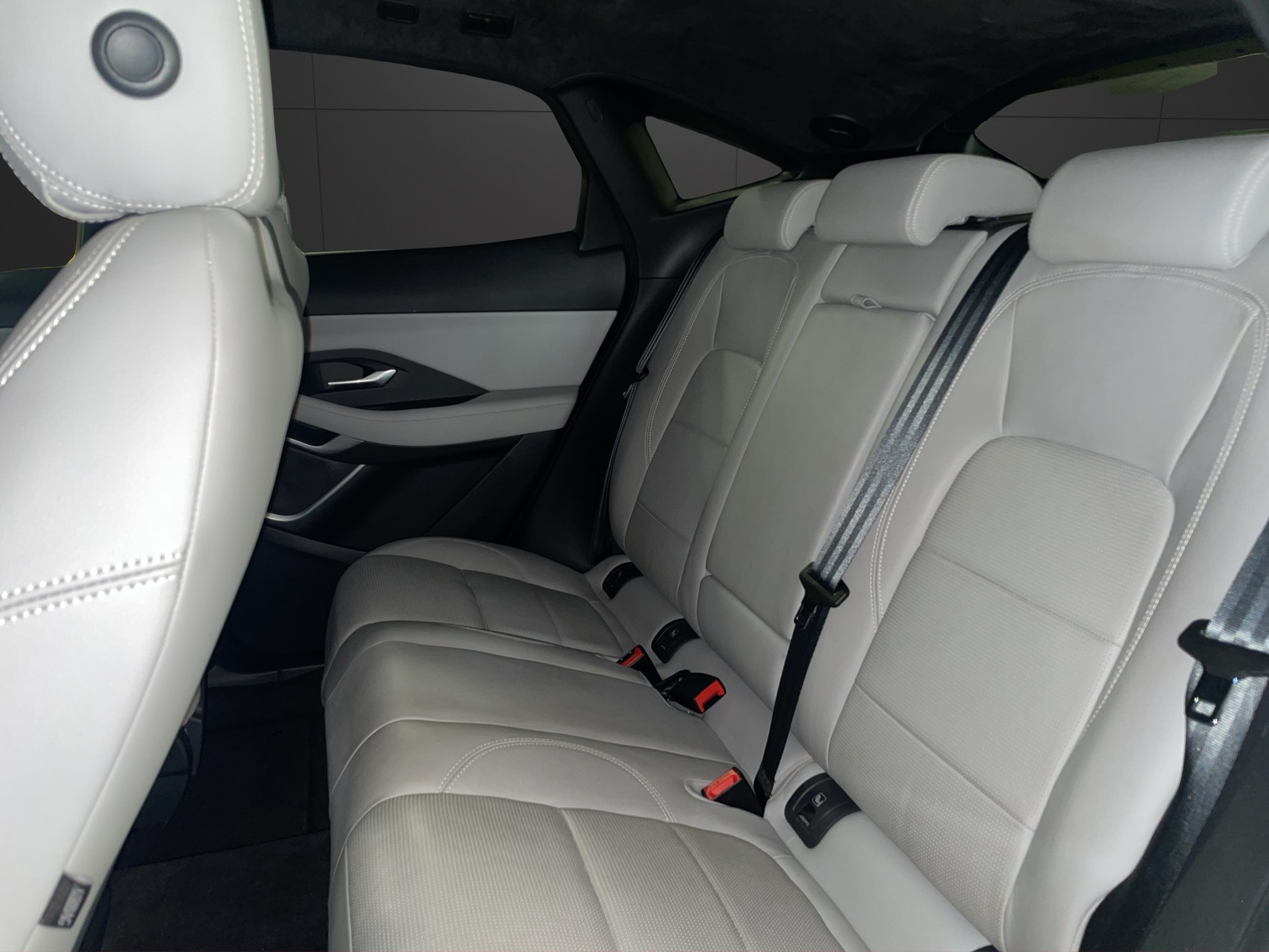 JAGUAR E-Pace 2.0d D165 AWD-image-11