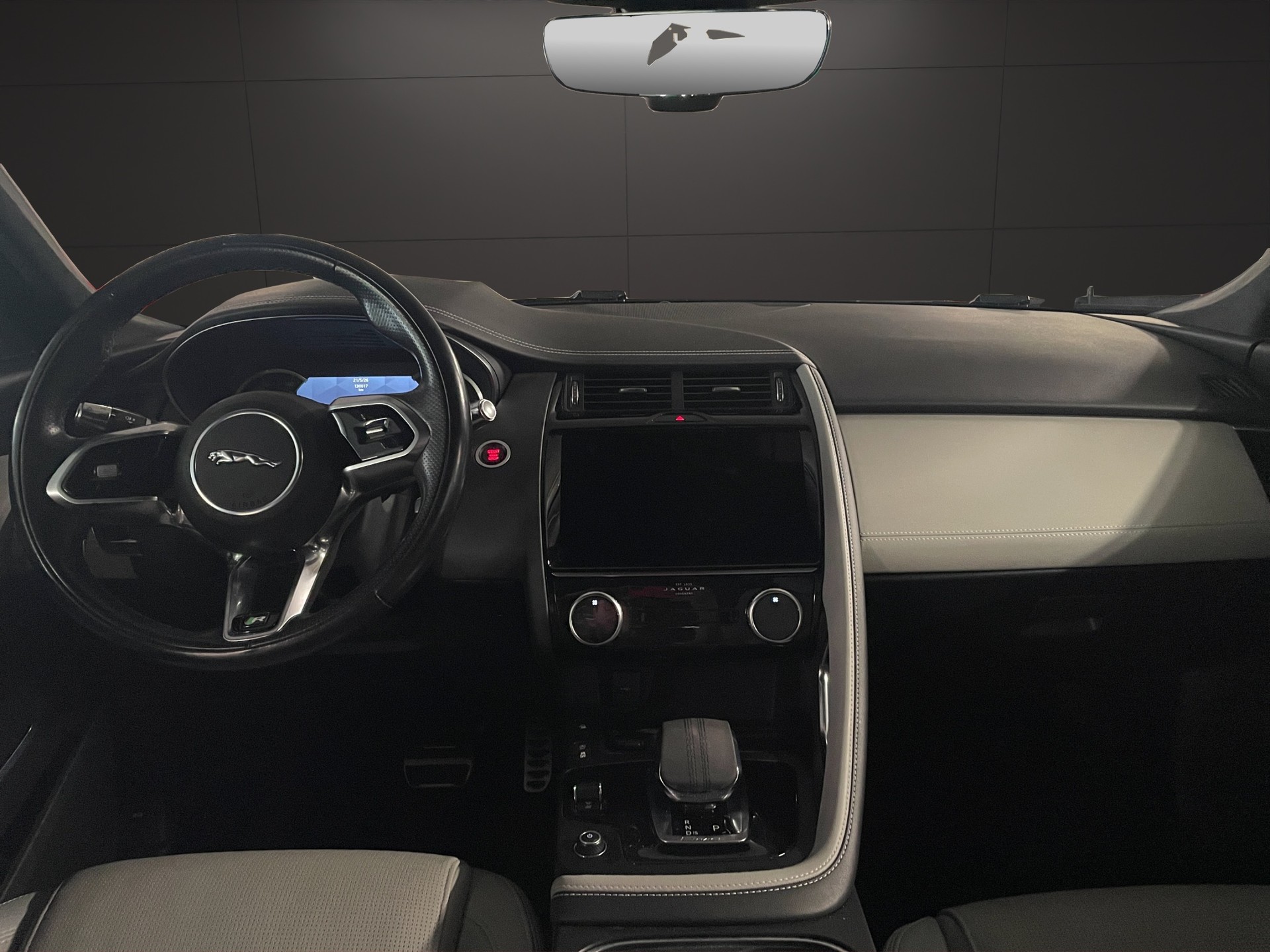 JAGUAR E-Pace 2.0d D165 AWD-image-9