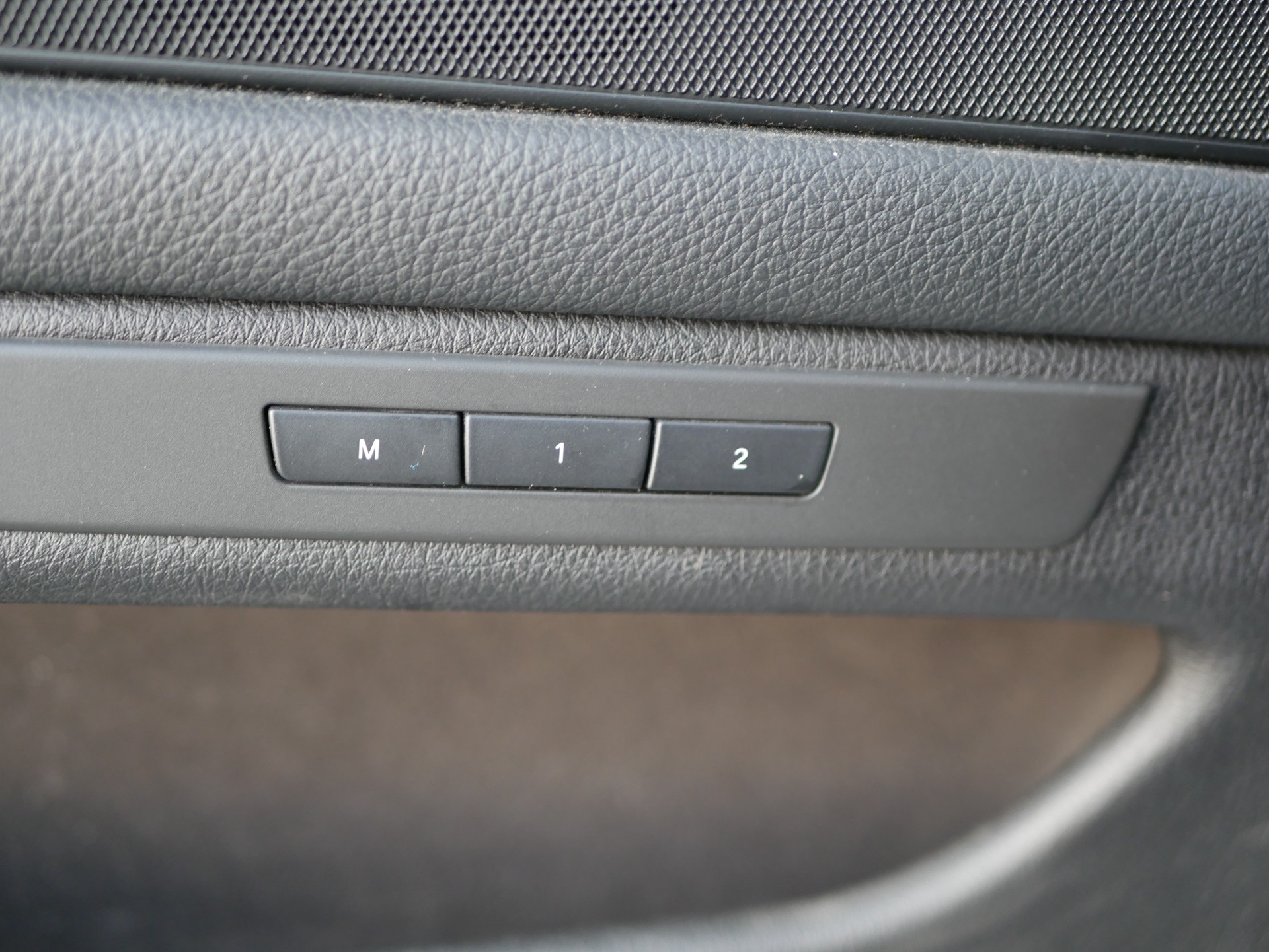 BMW 523i-image-7